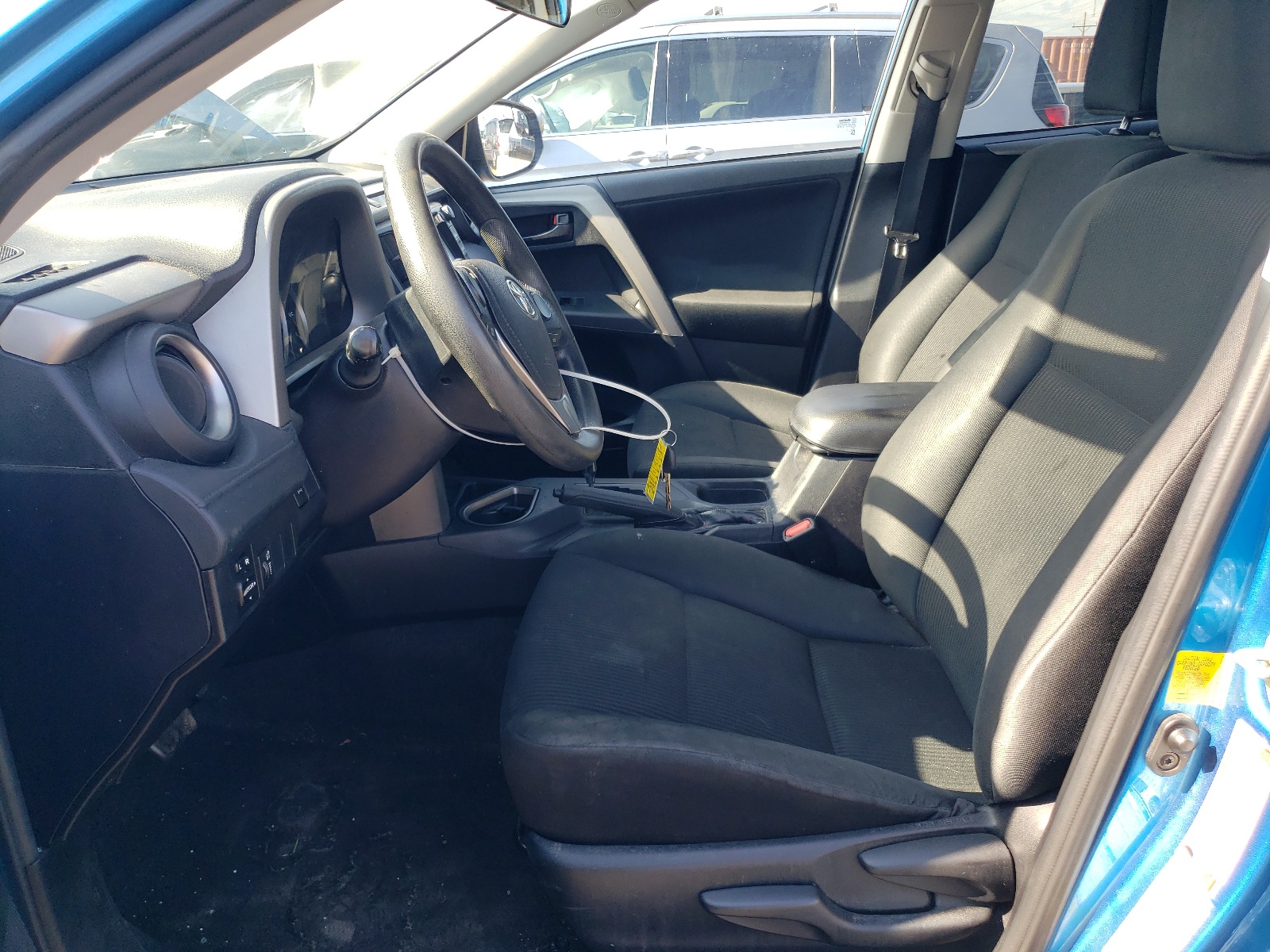 2T3BFREV5GW515517 2016 Toyota Rav4 Le