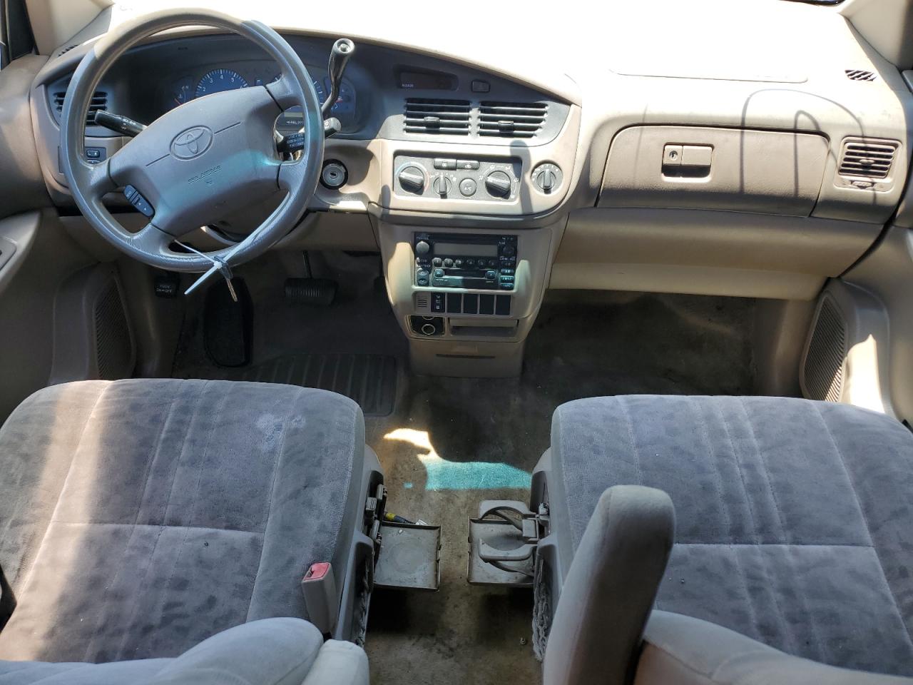 2002 Toyota Sienna Le VIN: 4T3ZF13C42U444076 Lot: 59991484