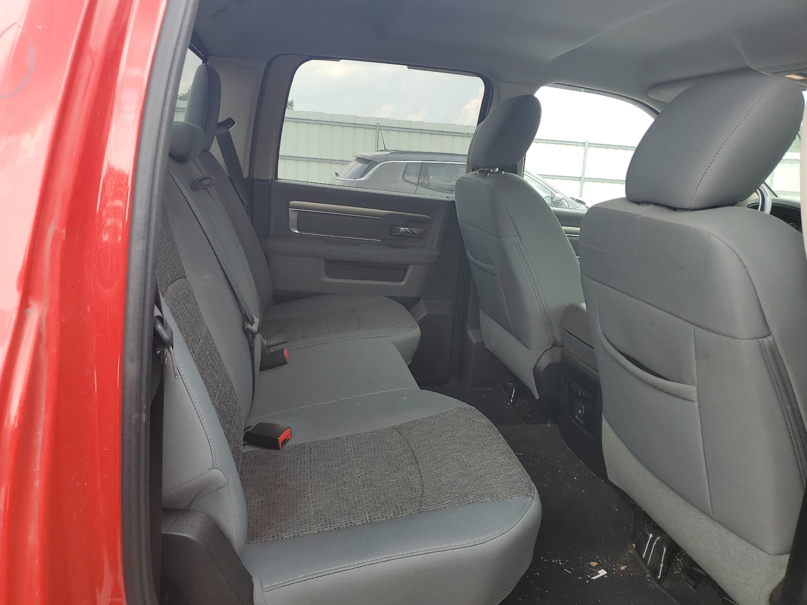 1C6RR7LT6GS235746 2016 Ram 1500 Slt