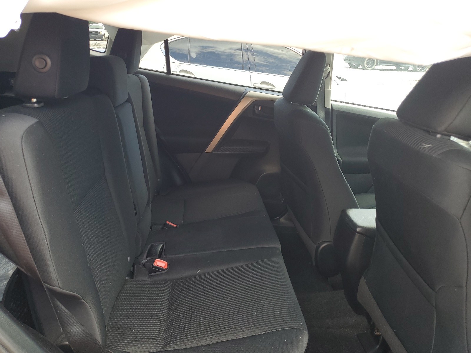 2T3BFREV7FW325071 2015 Toyota Rav4 Le