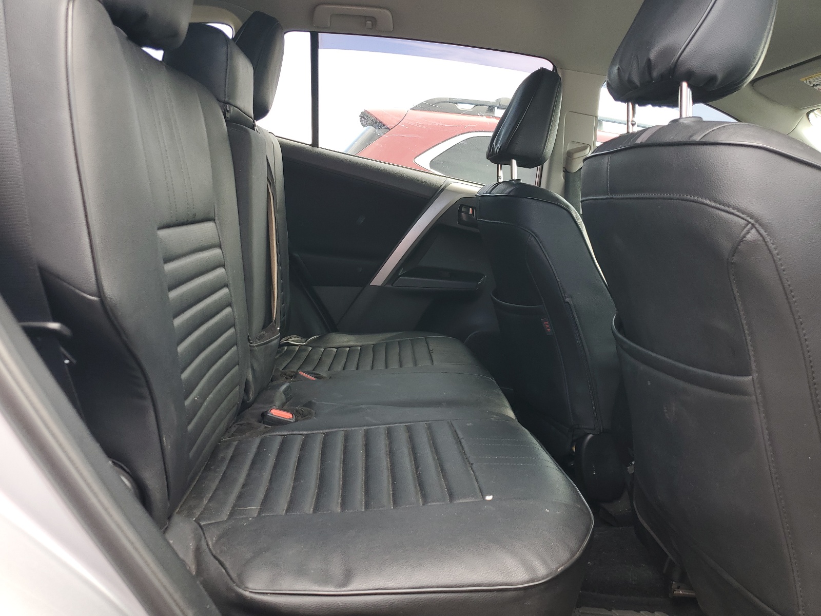 2T3ZFREV3HW395068 2017 Toyota Rav4 Le