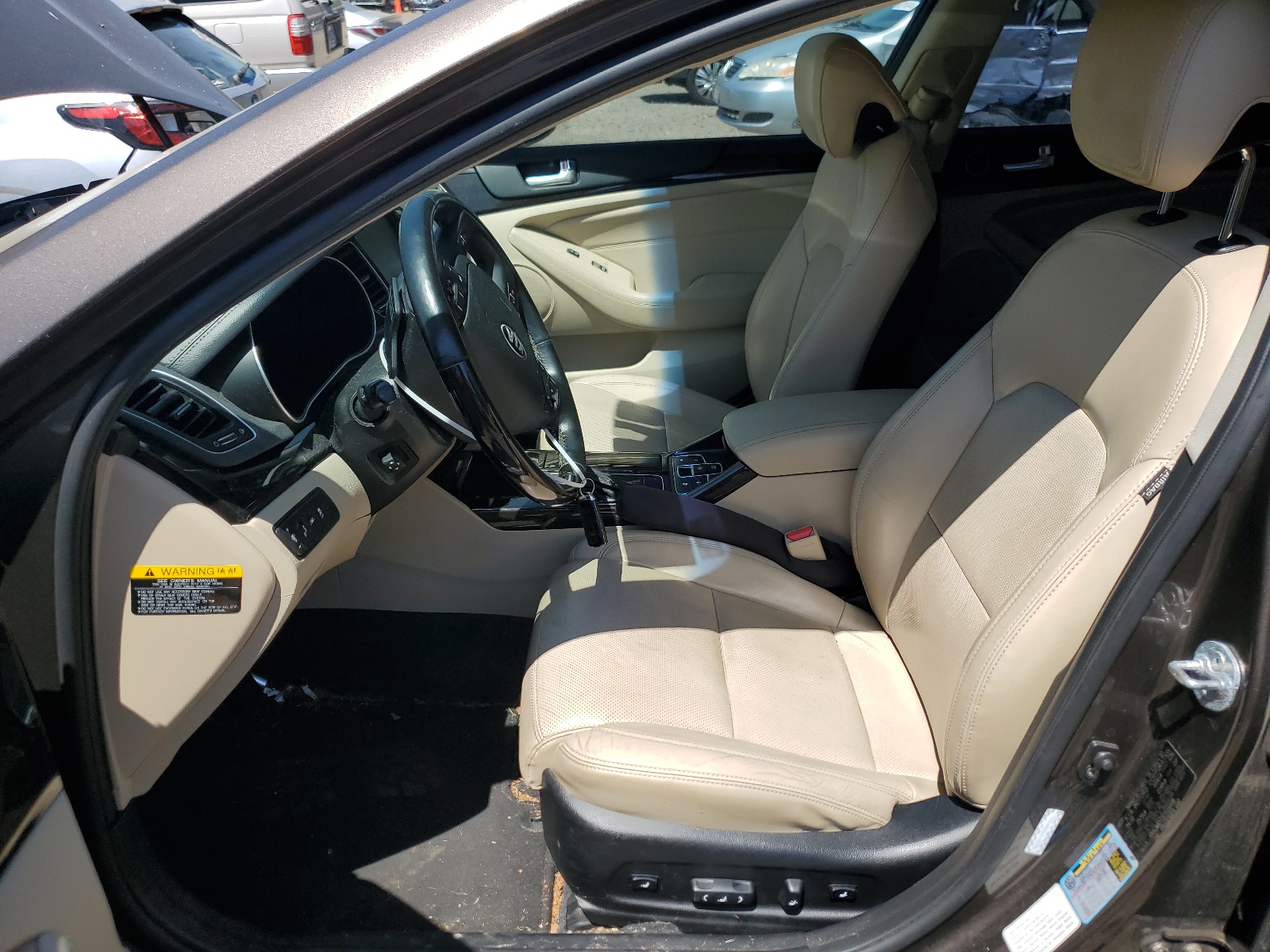 2014 Kia Cadenza Premium vin: KNALN4D72E5124498