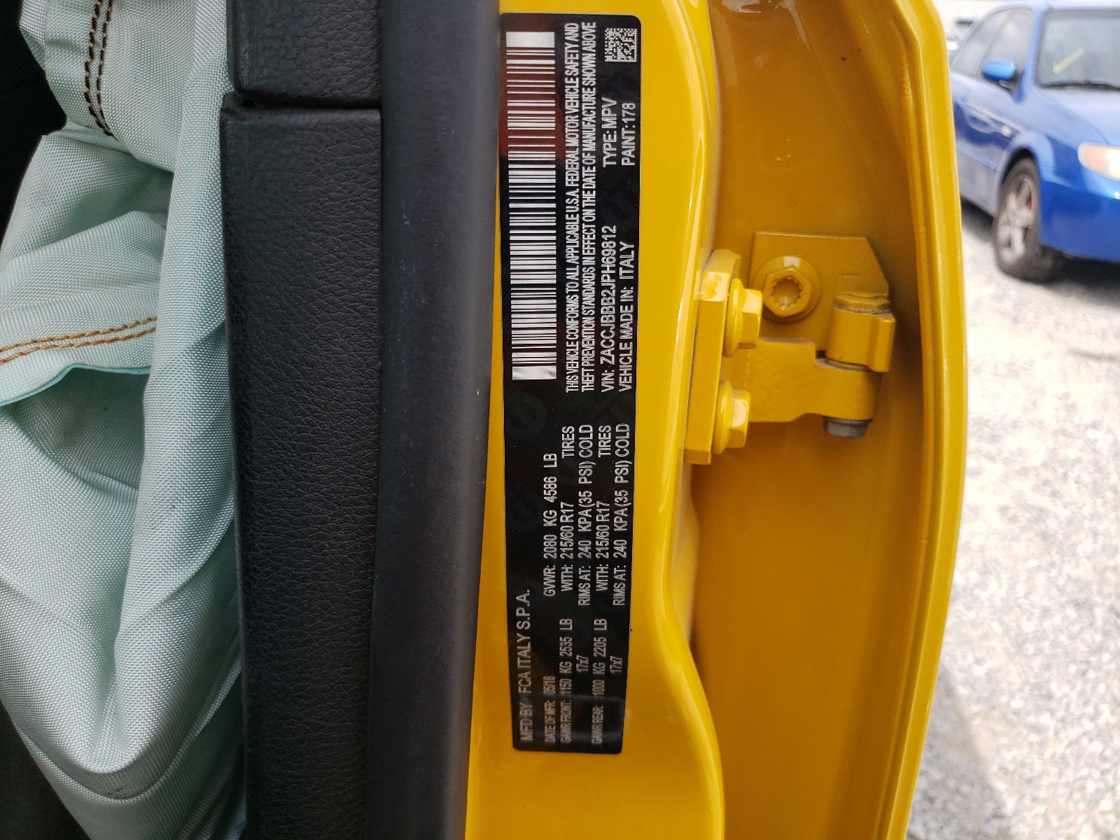 ZACCJBBB2JPH69812 2018 Jeep Renegade Latitude