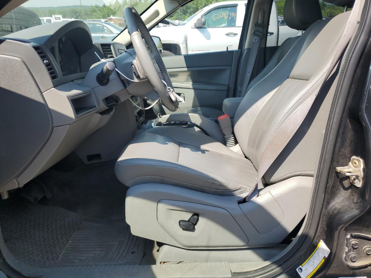2005 Jeep Grand Cherokee - Image 7