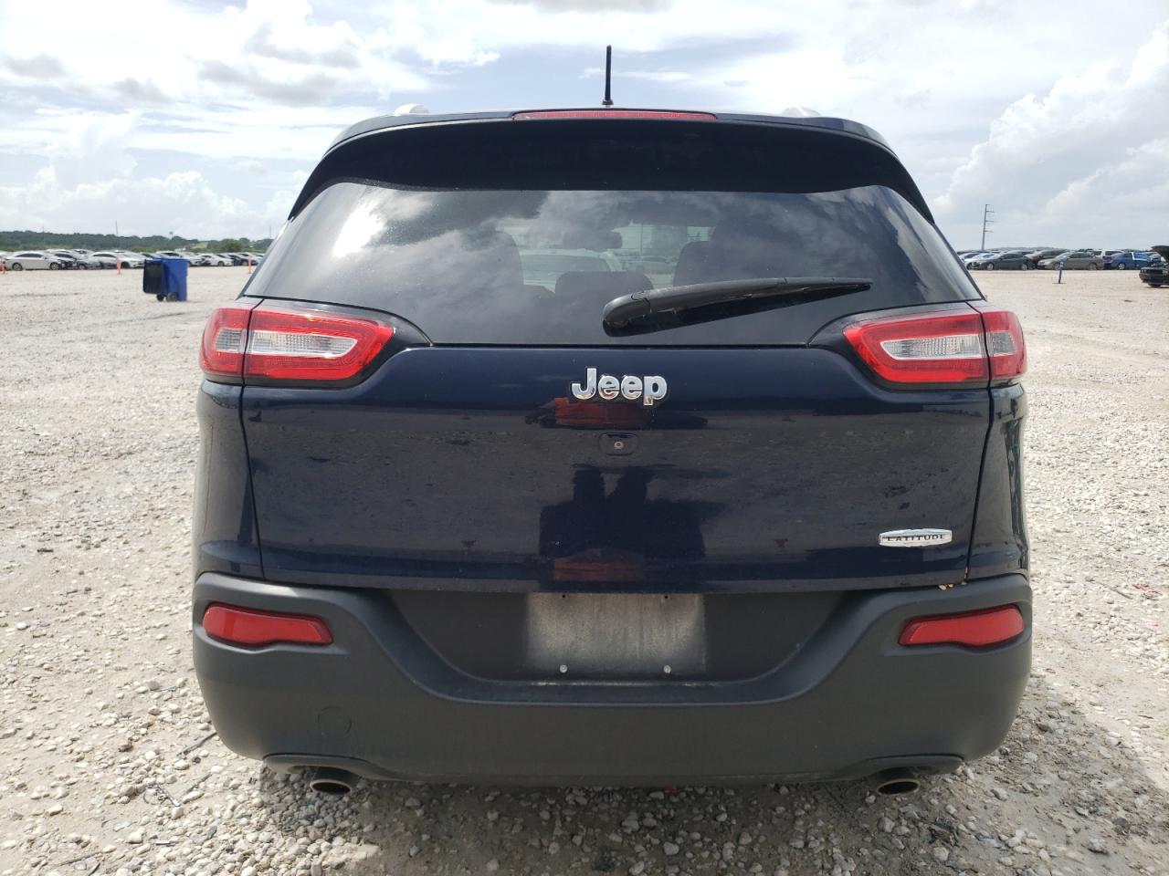 2014 Jeep Cherokee Latitude VIN: 1C4PJLCS8EW143504 Lot: 64399364