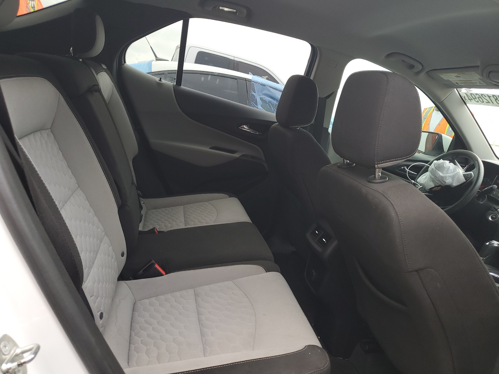 2GNAXJEV2J6261477 2018 Chevrolet Equinox Lt