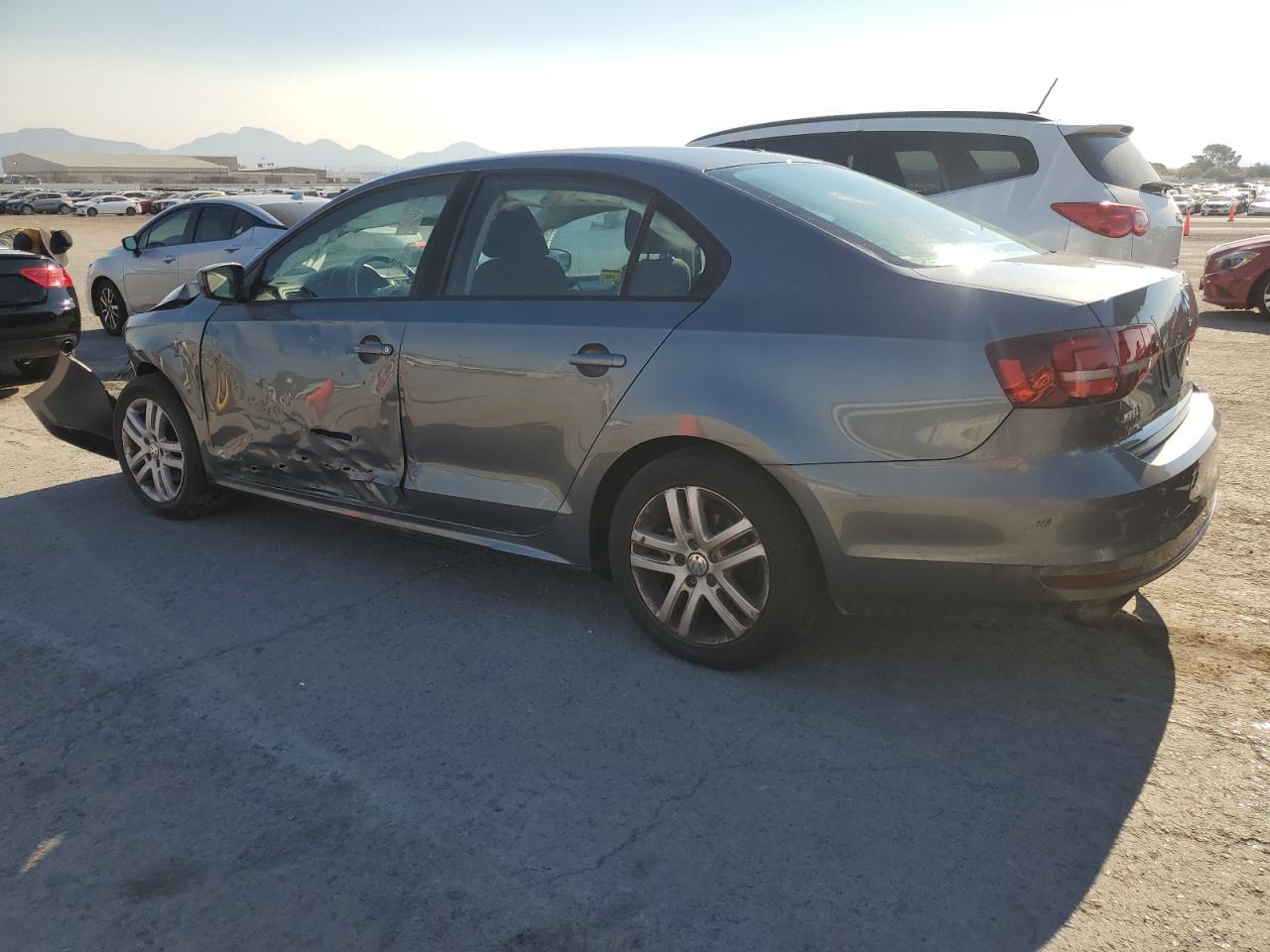 VIN 3VW2B7AJ8JM263674 2018 VOLKSWAGEN JETTA no.2