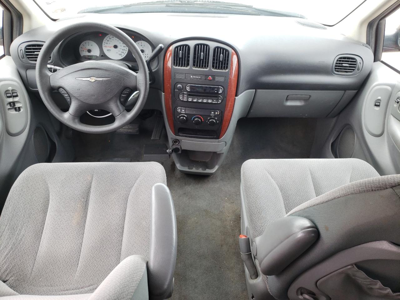 2005 Chrysler Town & Country VIN: 1C4GP45R95B417721 Lot: 63683264