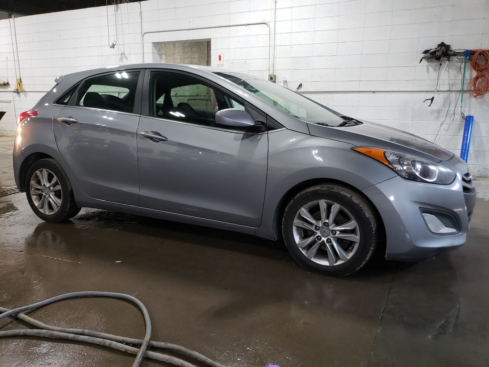 2013 Hyundai Elantra Gt vin: KMHD35LE8DU139736