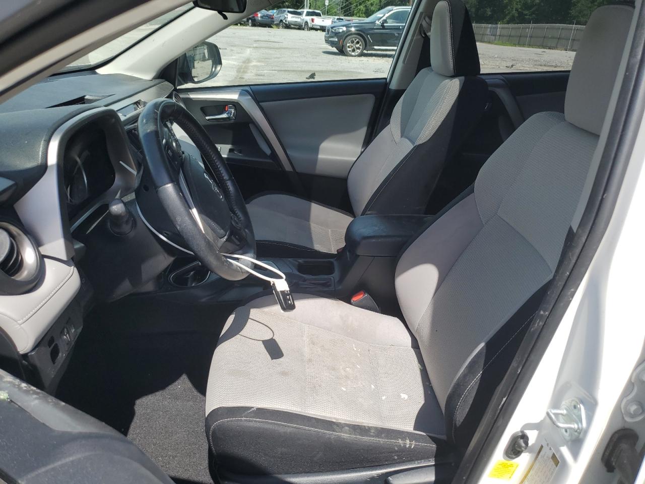 2017 Toyota Rav4 Hv Le VIN: JTMRJREV0HD124447 Lot: 64207554