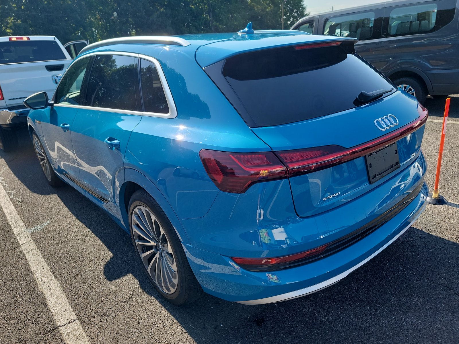 WA1VABGE1KB013096 2019 Audi E-Tron Prestige