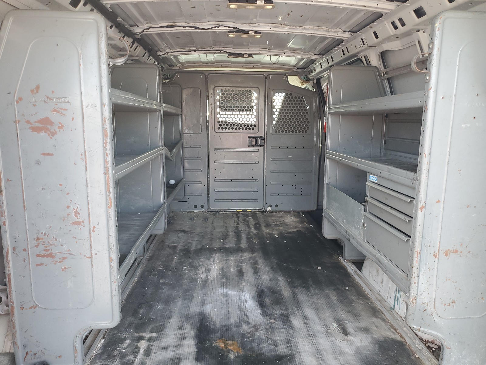 1GCWGAFF1G1182612 2016 Chevrolet Express G2500