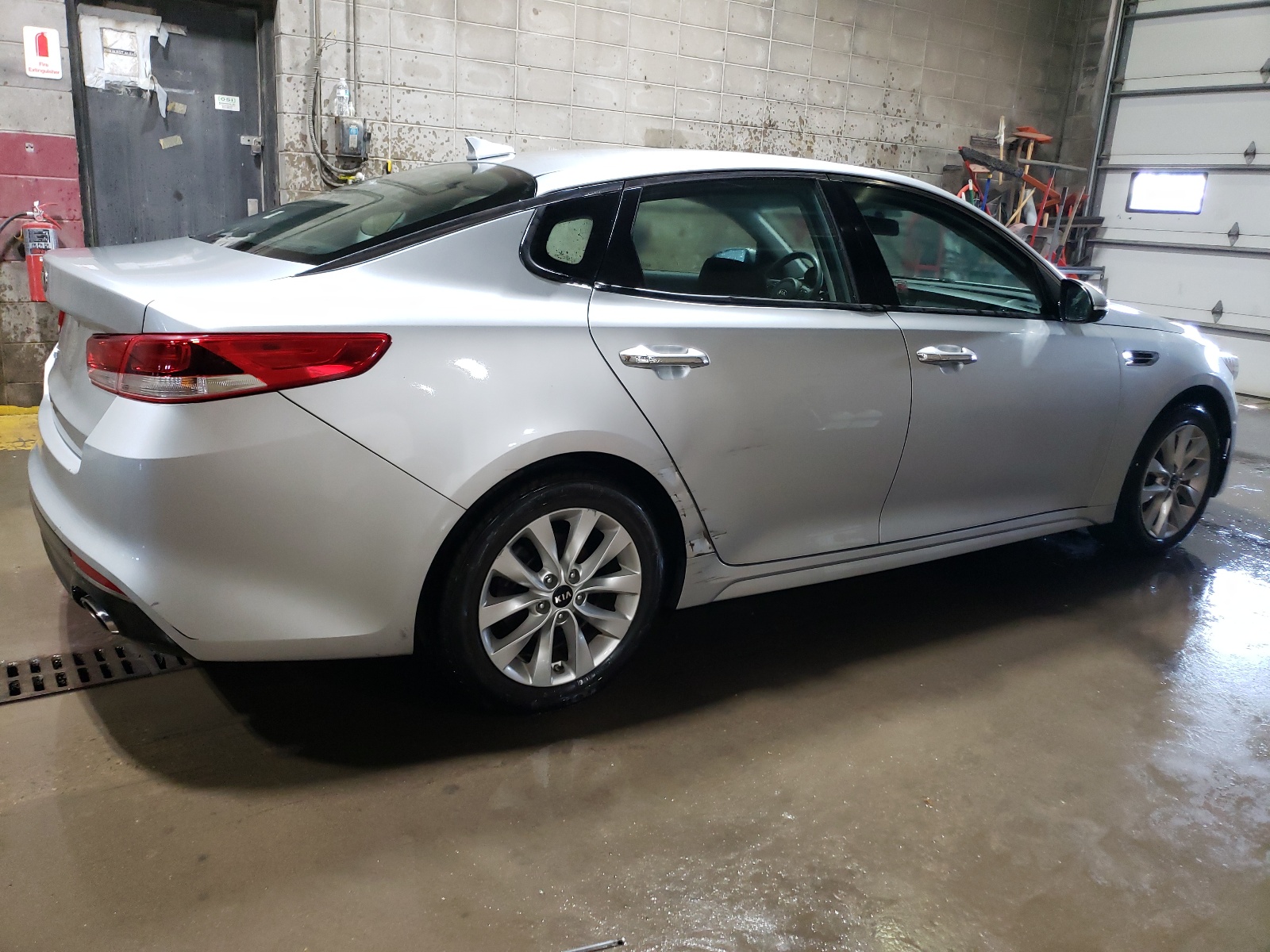 2017 Kia Optima Lx vin: 5XXGT4L31HG147604