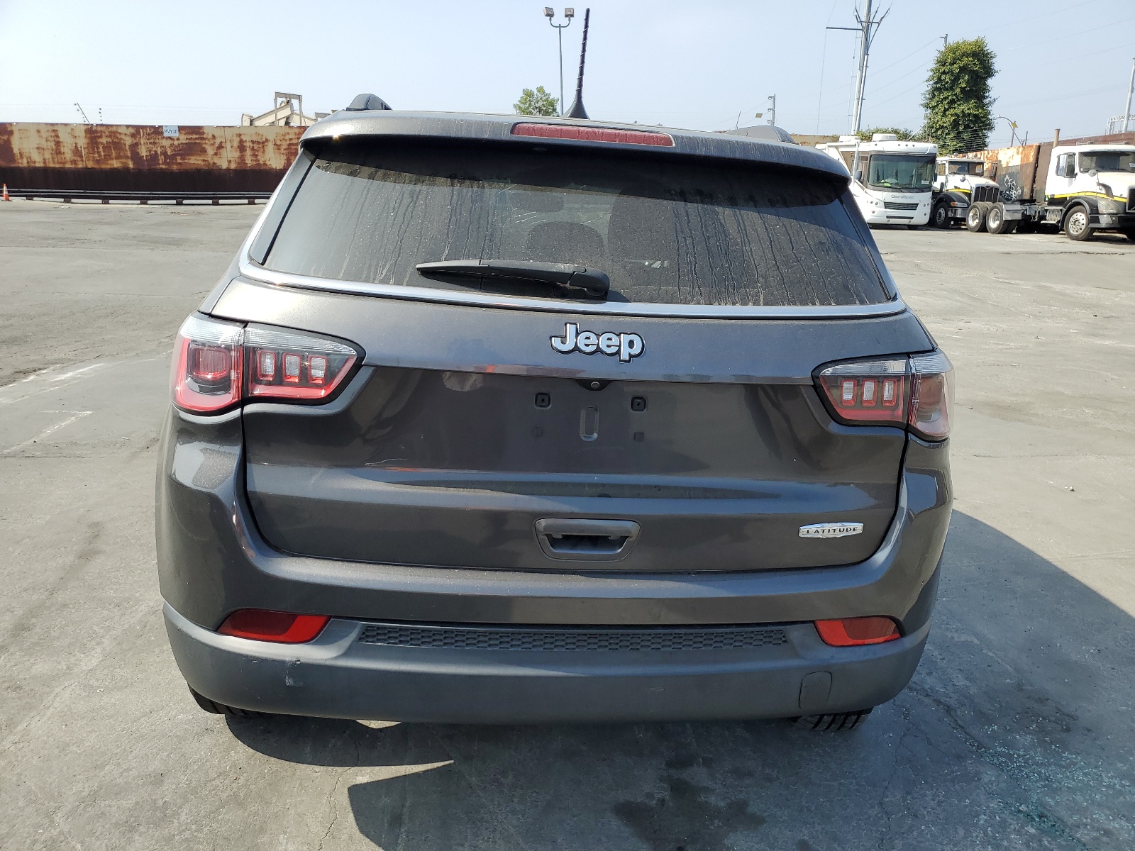 3C4NJCBB0JT441084 2018 Jeep Compass Latitude