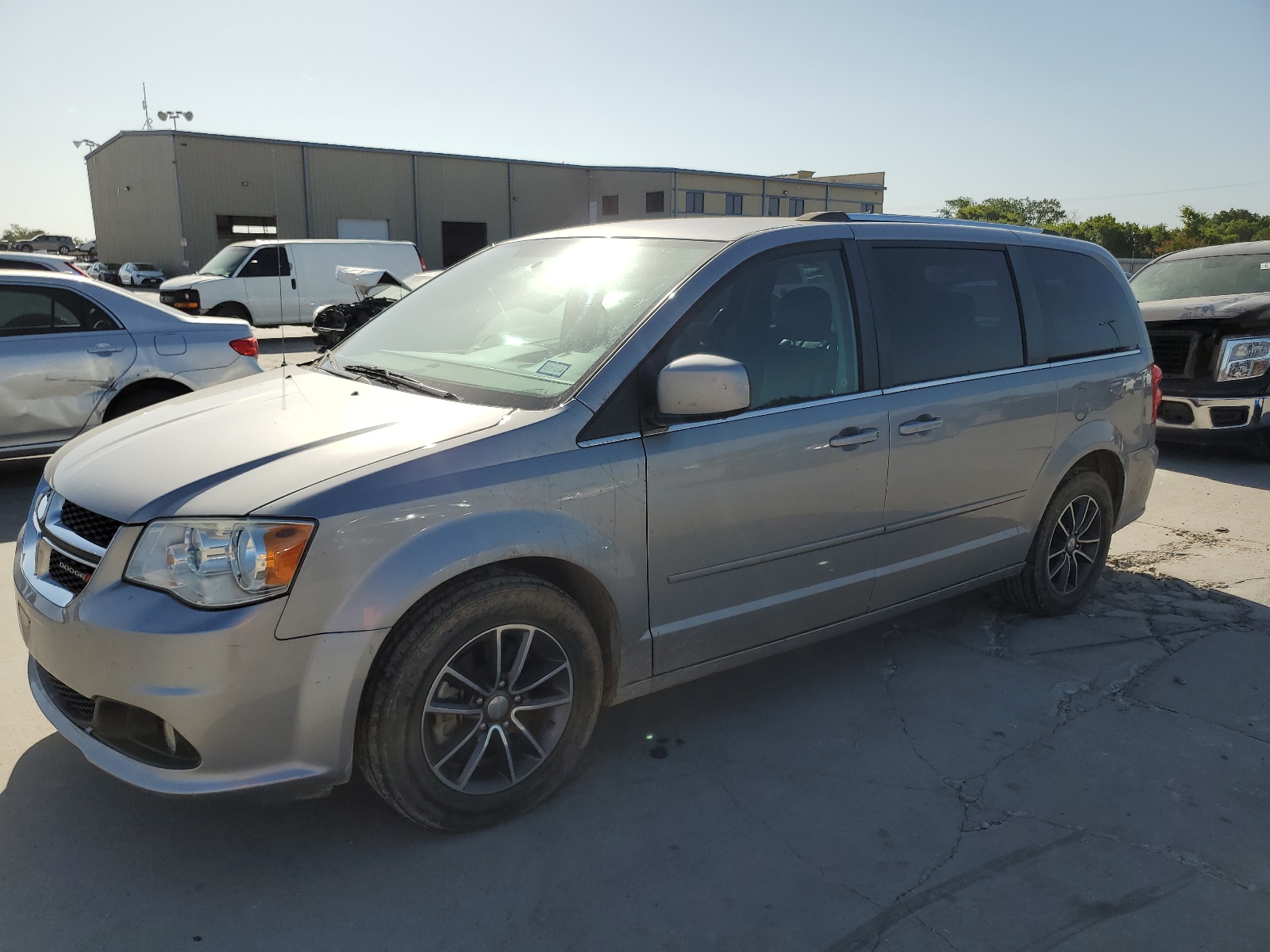 2C4RDGCG5HR545626 2017 Dodge Grand Caravan Sxt