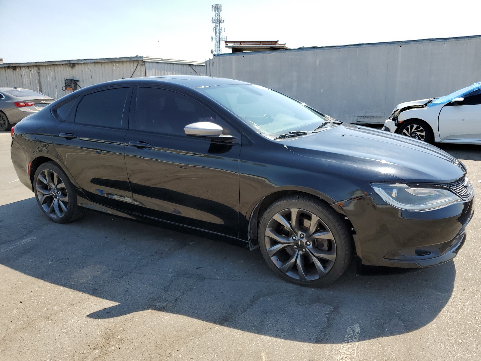 2015 Chrysler 200 S vin: 1C3CCCBG9FN525946