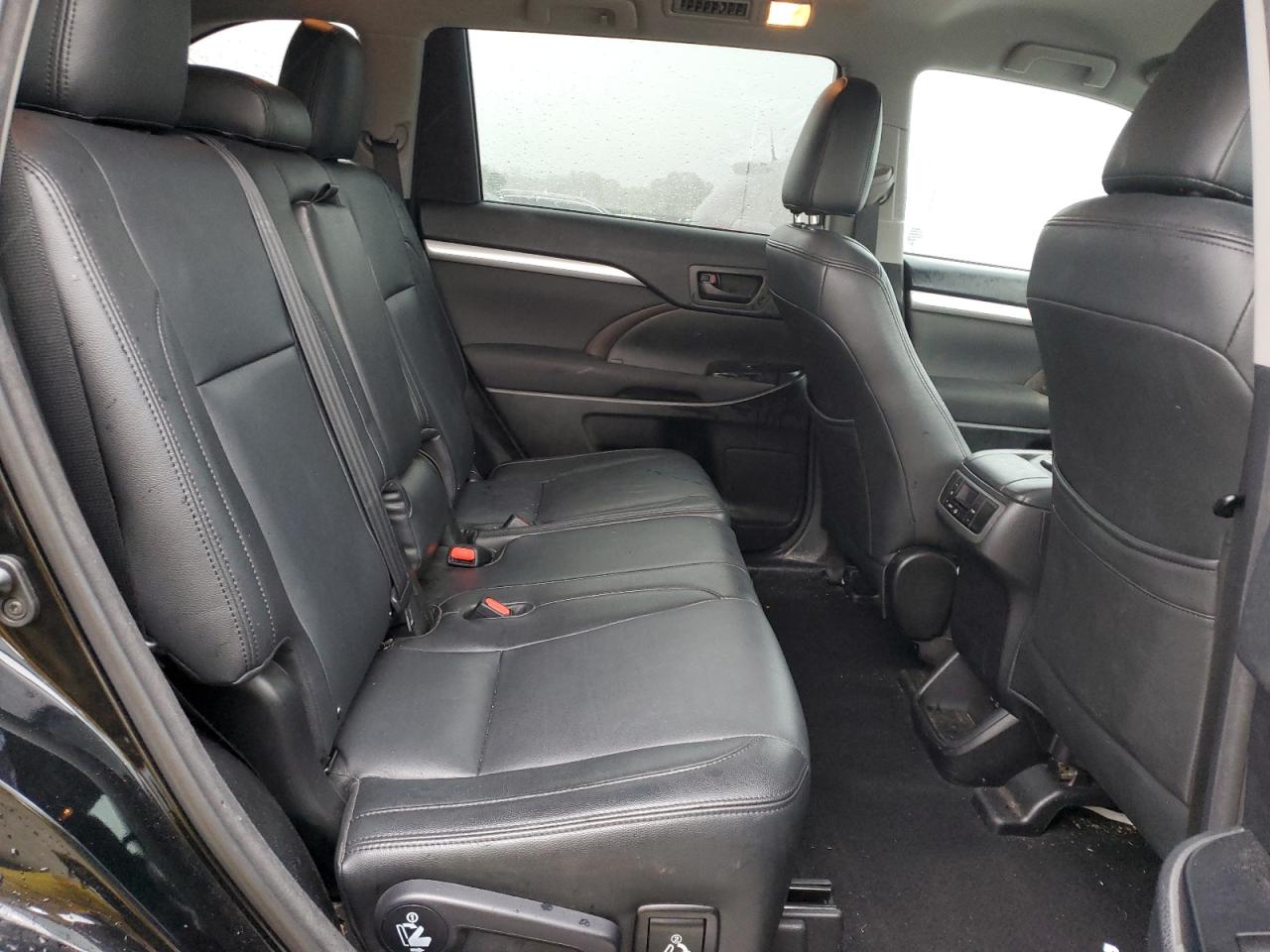 2017 Toyota Highlander Le VIN: 5TDZARFH7HS027551 Lot: 62068244