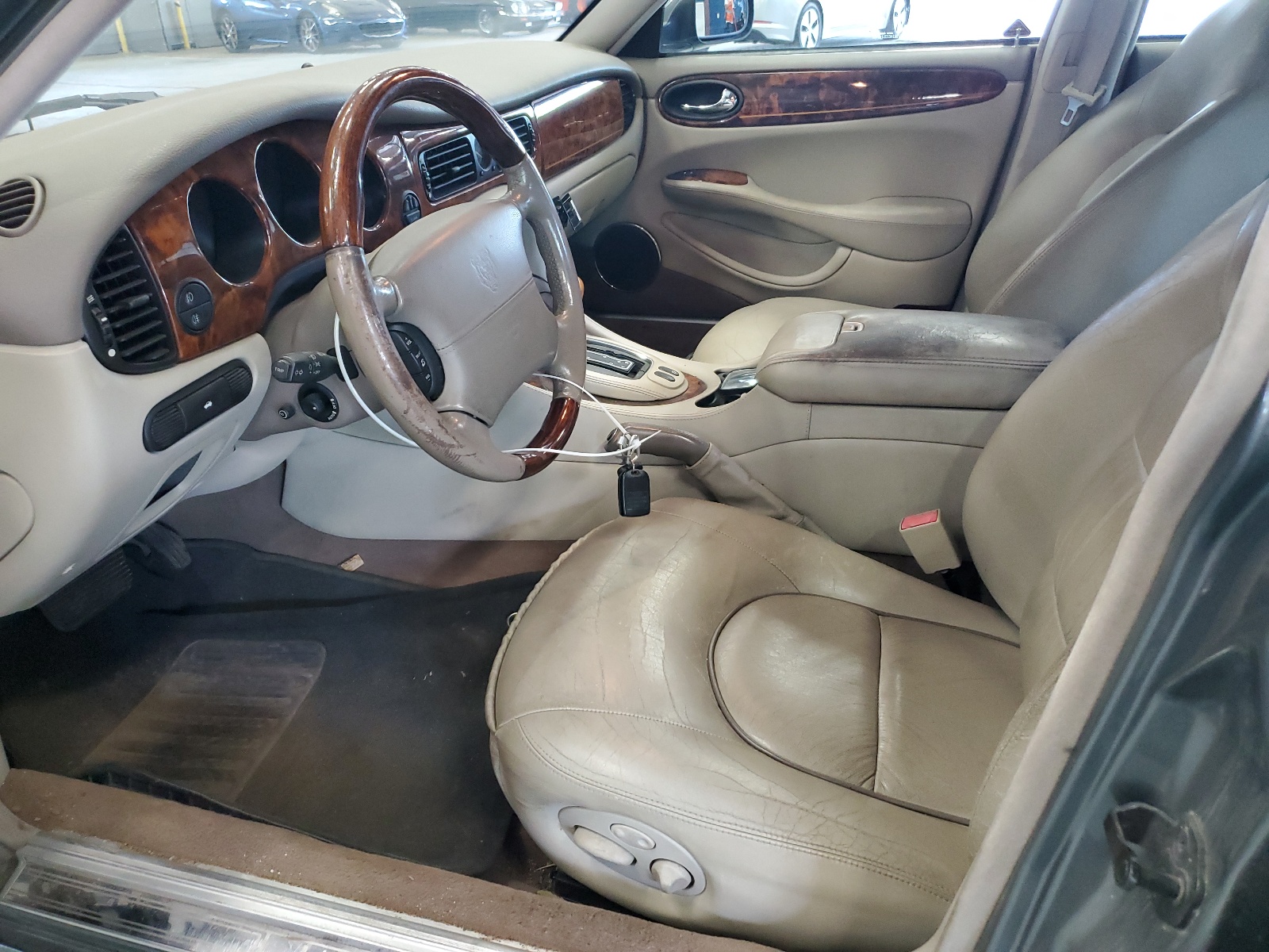 SAJDA24C22LF46786 2002 Jaguar Vandenplas