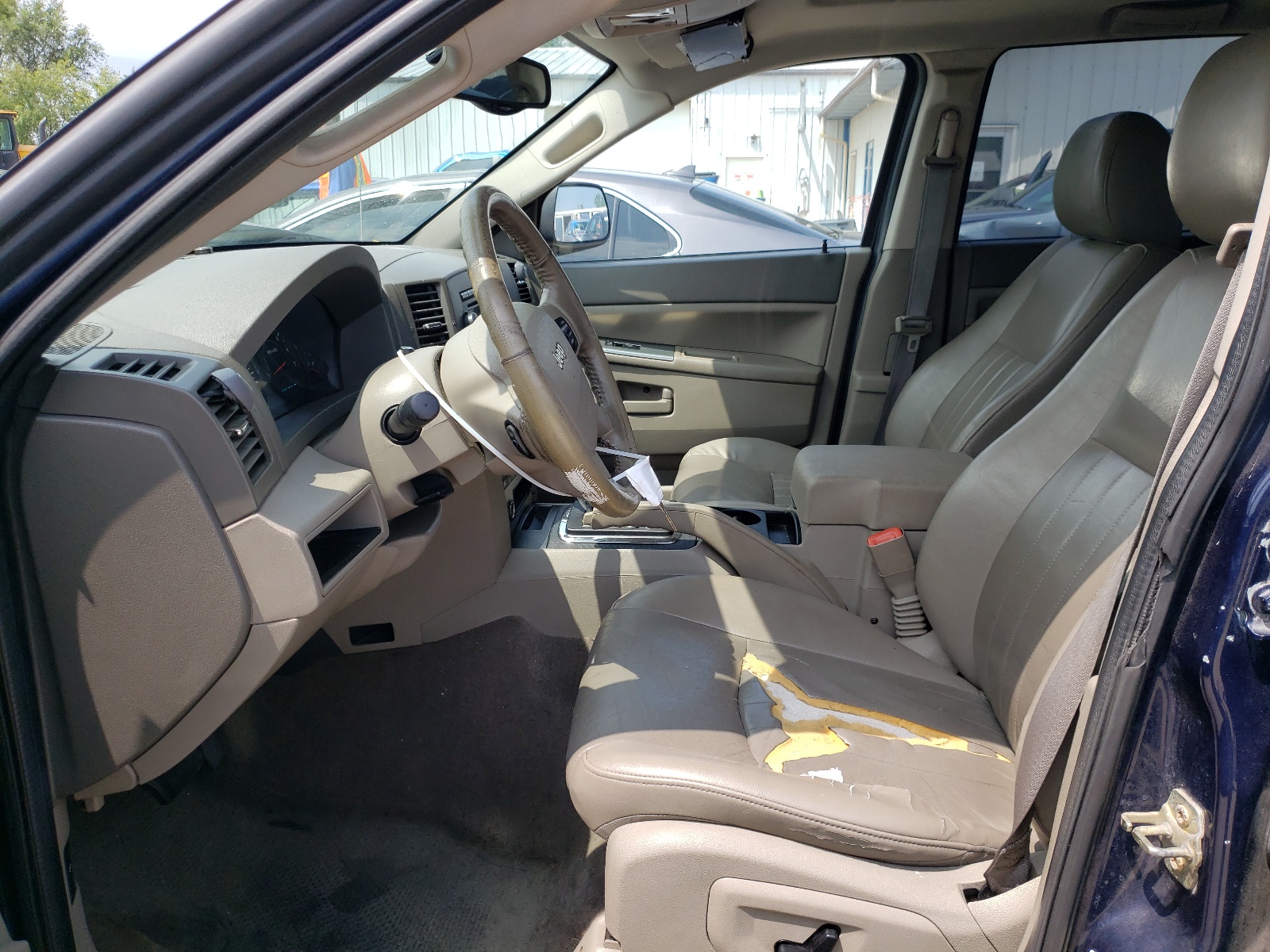 1J4HR48NX5C627062 2005 Jeep Grand Cherokee Laredo