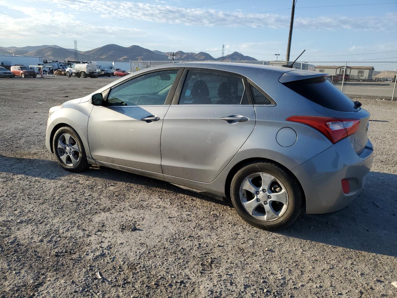 KMHD35LH2GU251530 2016 HYUNDAI ELANTRA - Image 2