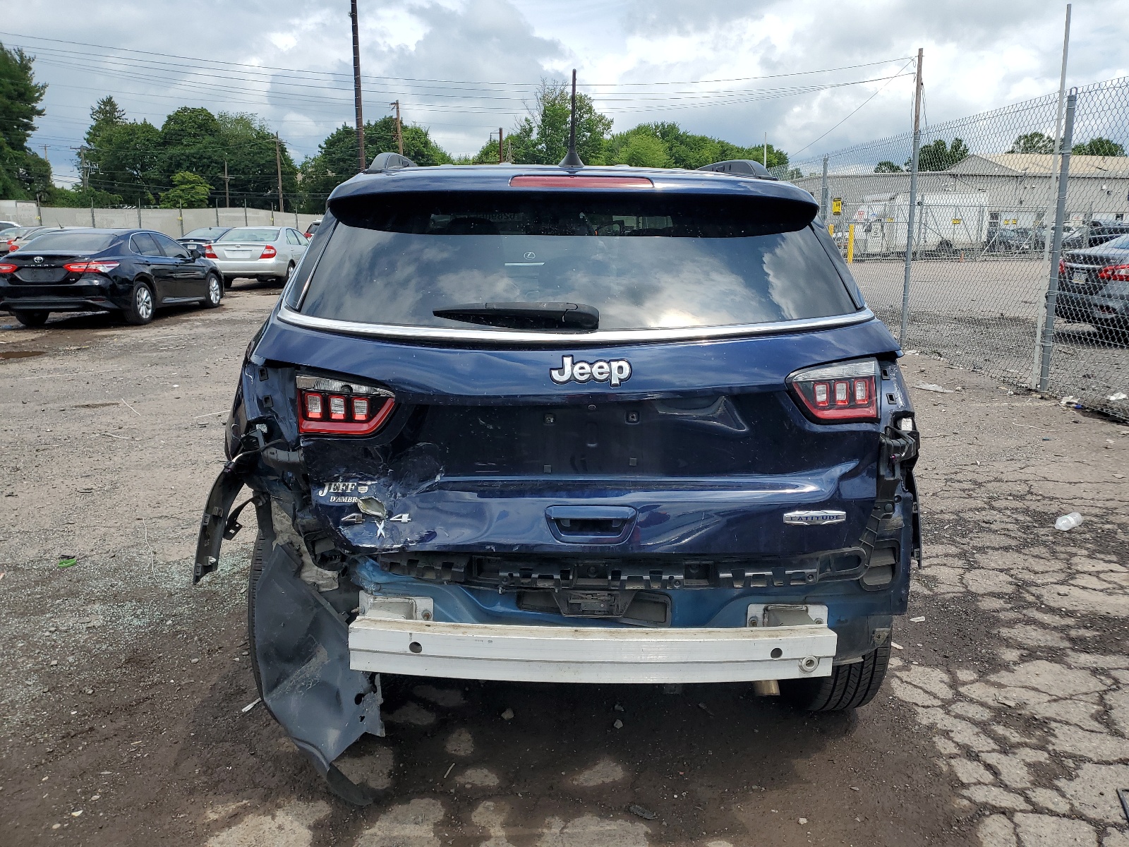 3C4NJDBB2JT483424 2018 Jeep Compass Latitude