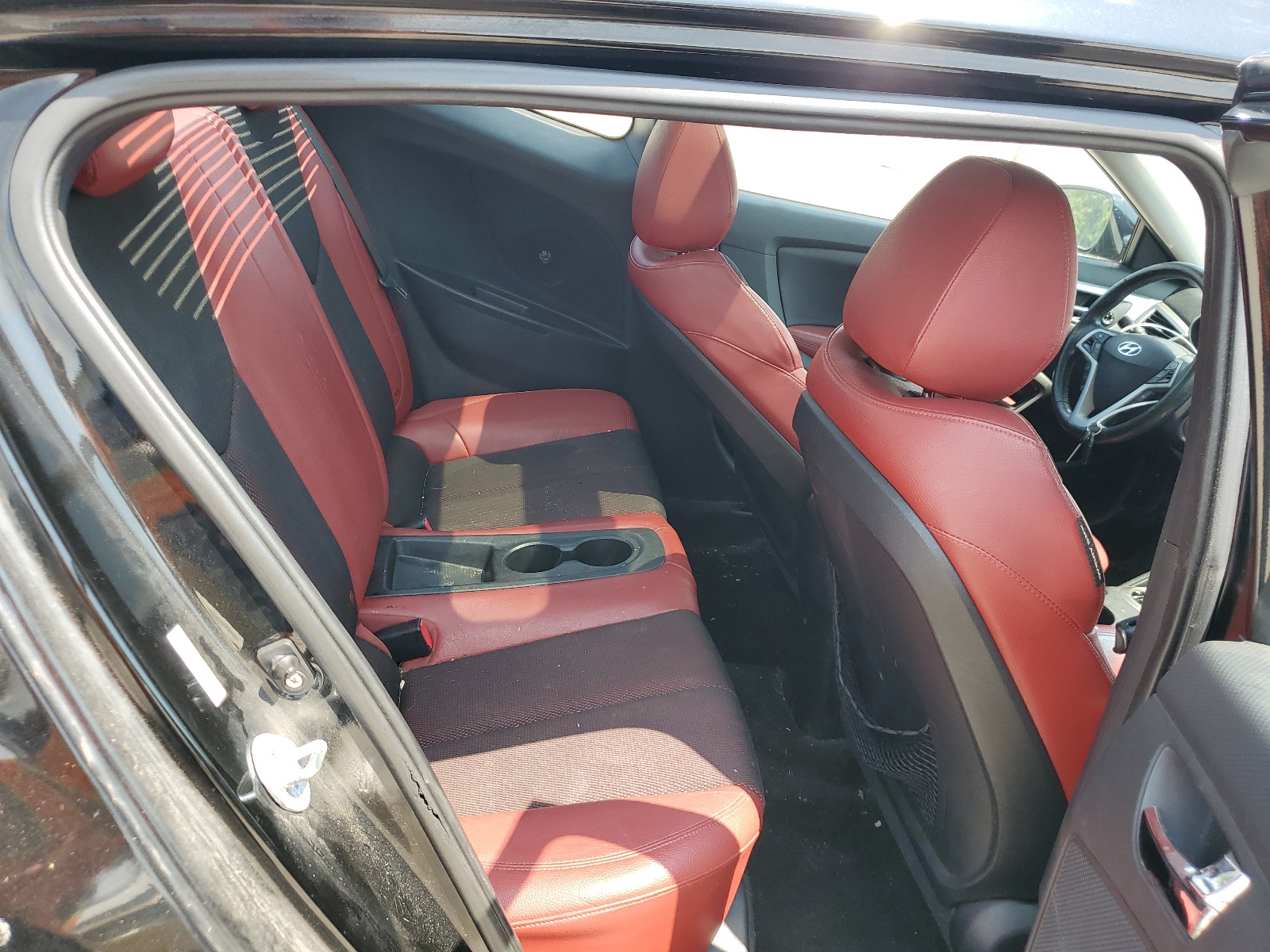 2012 Hyundai Veloster vin: KMHTC6AD7CU059600