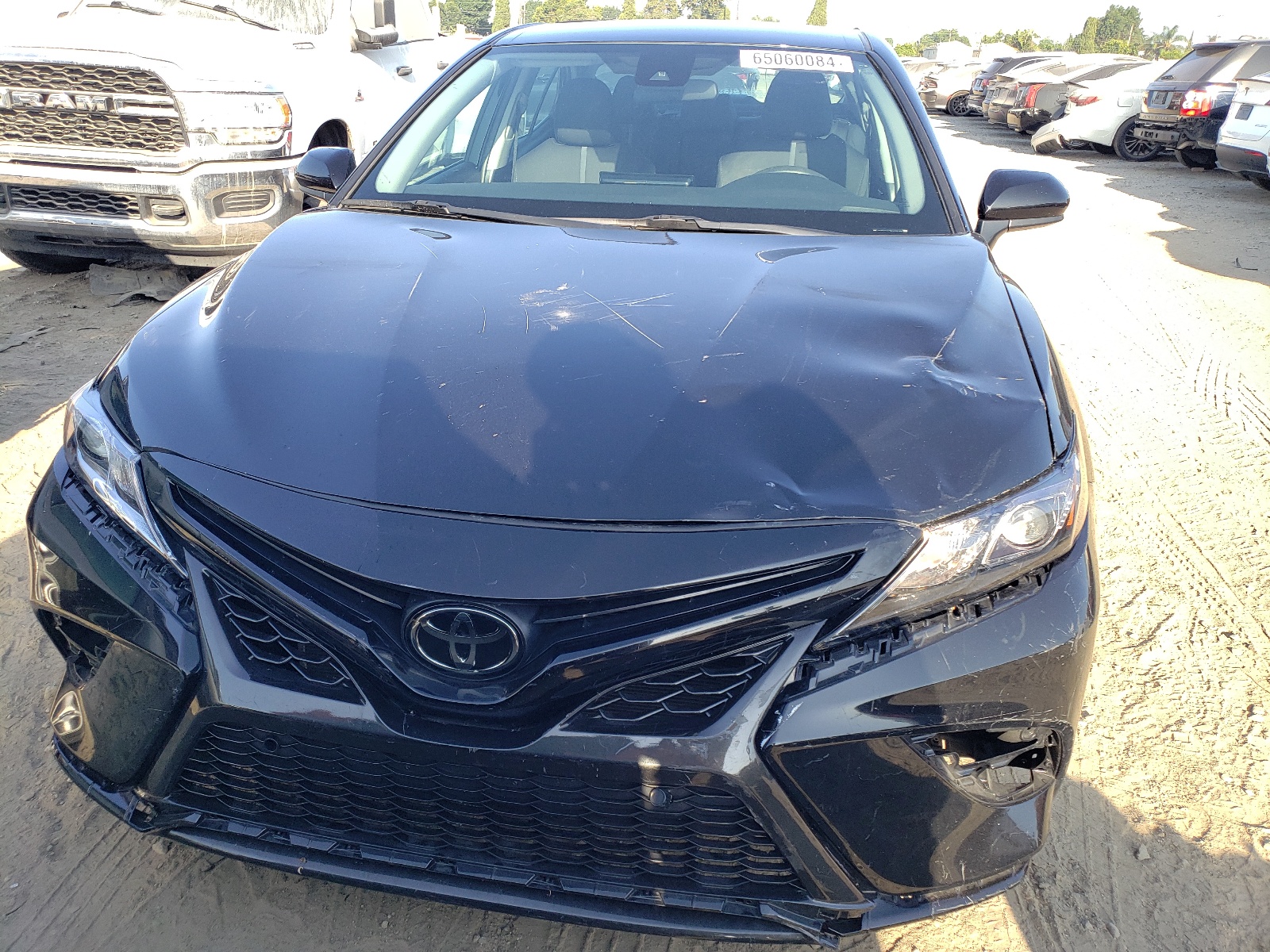 2022 Toyota Camry Le vin: 4T1C11AK7NU656420