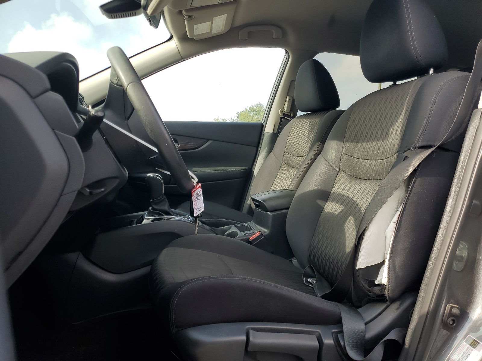 5N1AT2MT1KC744005 2019 Nissan Rogue S