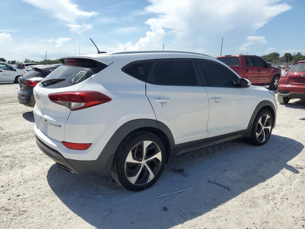 KM8J33A23GU164001 2016 Hyundai Tucson Limited