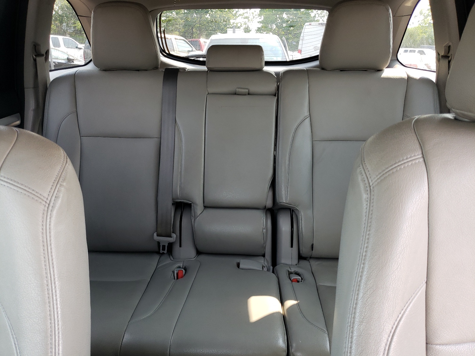 5TDZARFH9FS010506 2015 Toyota Highlander Le