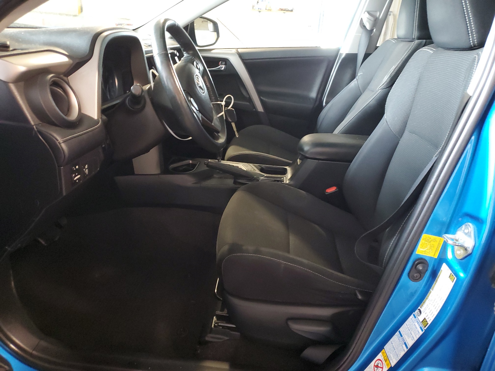 2T3RFREV8GW438155 2016 Toyota Rav4 Xle