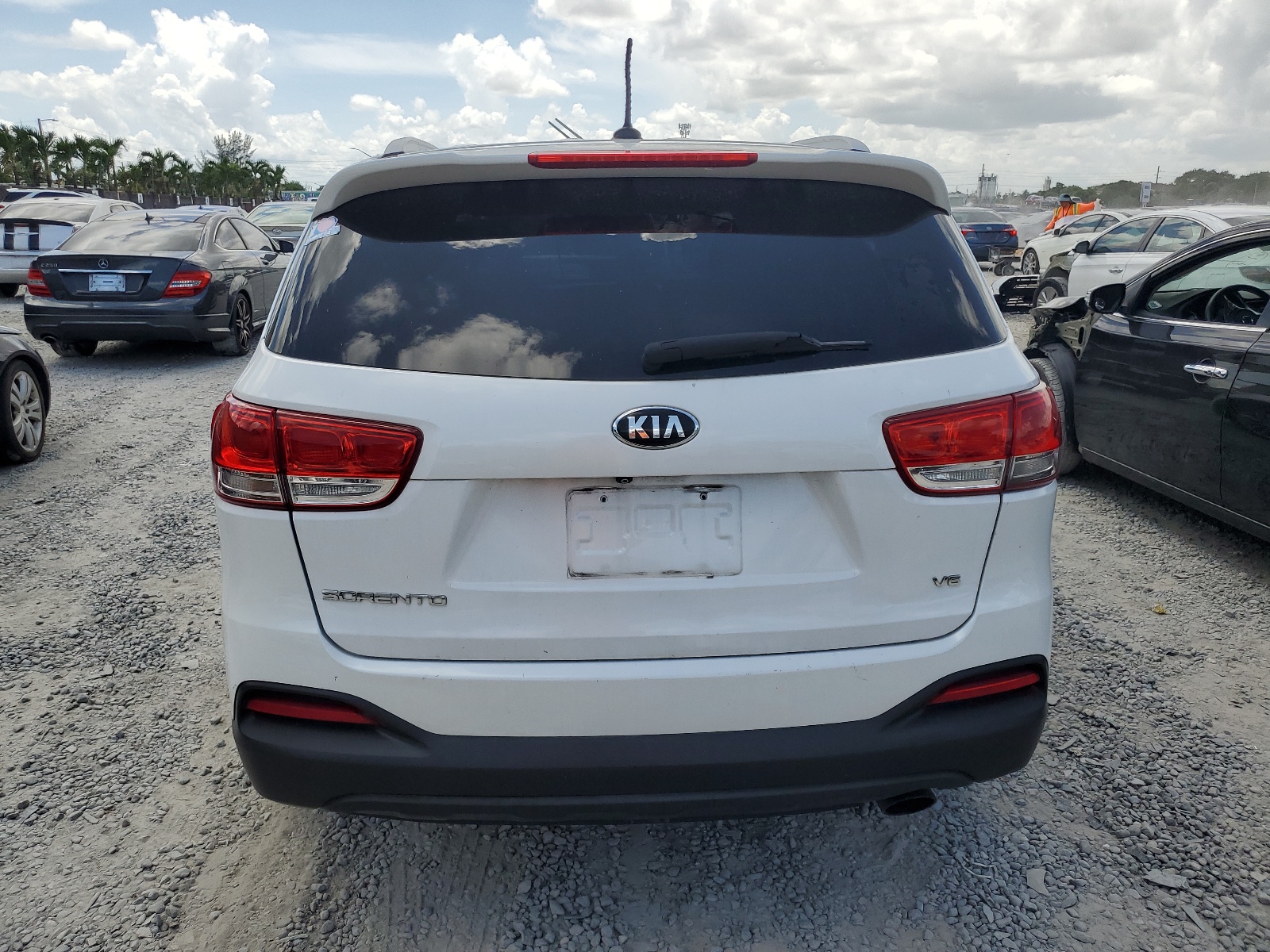 2016 Kia Sorento Lx vin: 5XYPG4A50GG140307