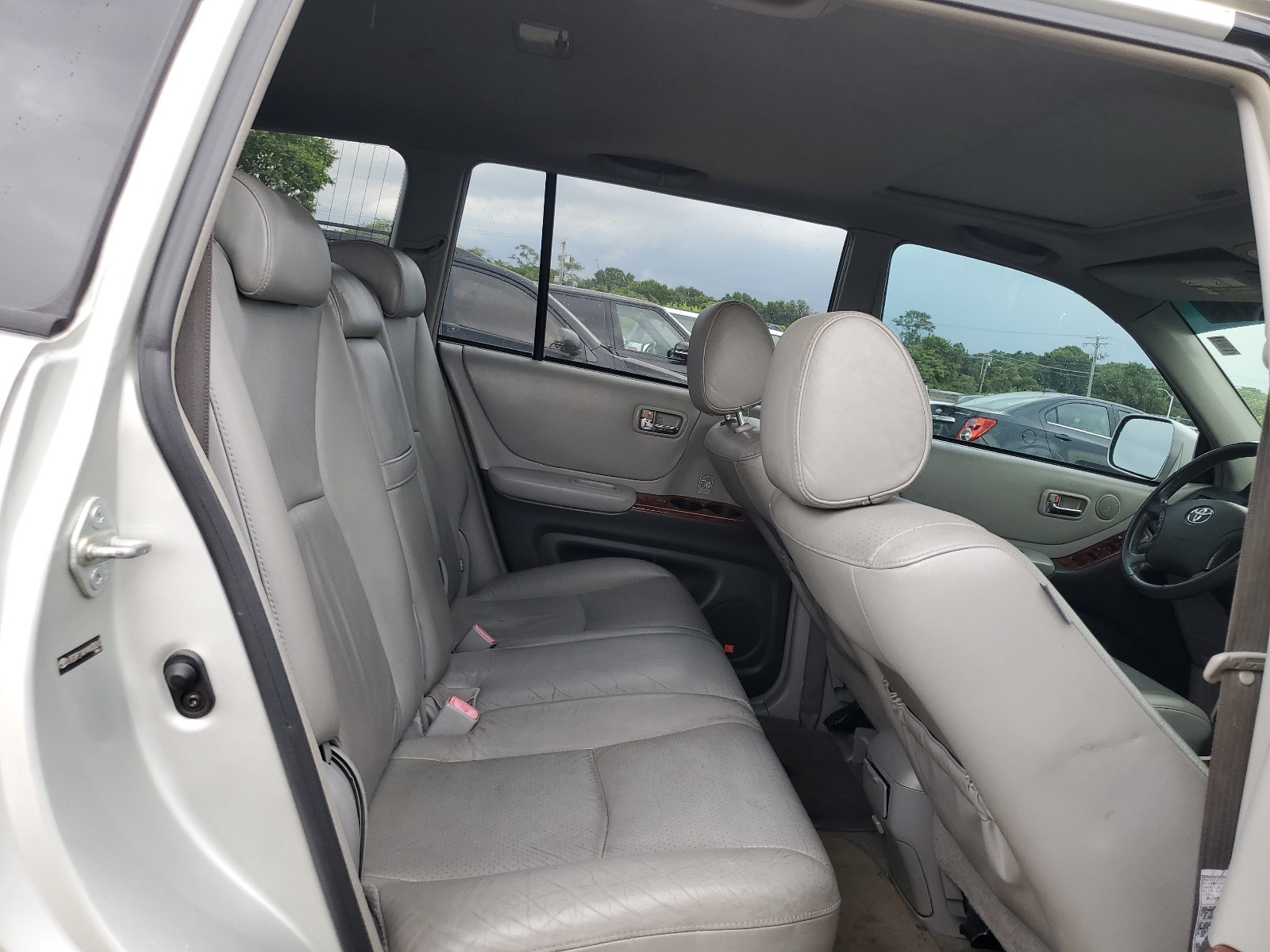 JTEDP21A940038263 2004 Toyota Highlander Base