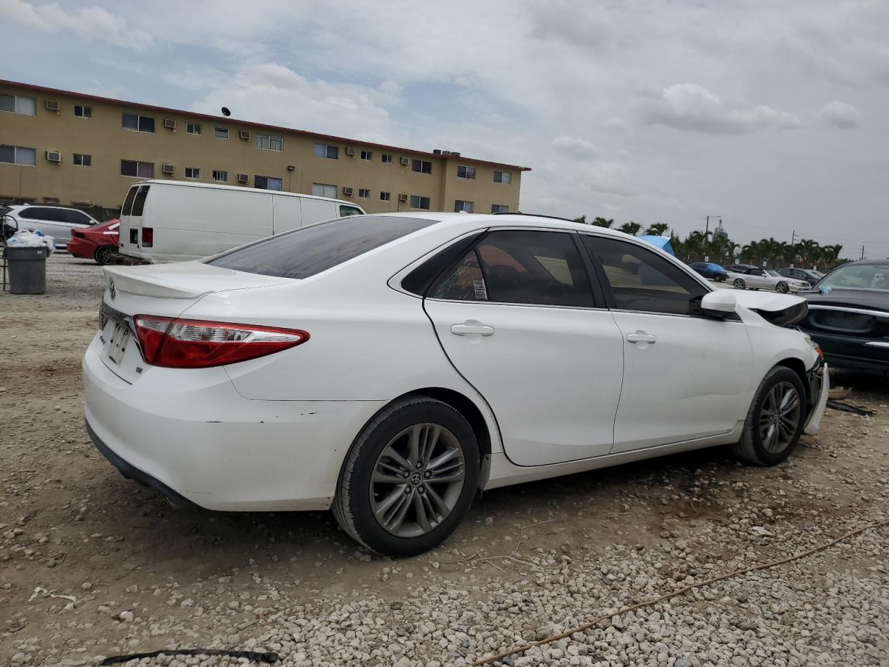 2015 Toyota Camry Le VIN: 4T1BF1FK5FU059063 Lot: 63013924