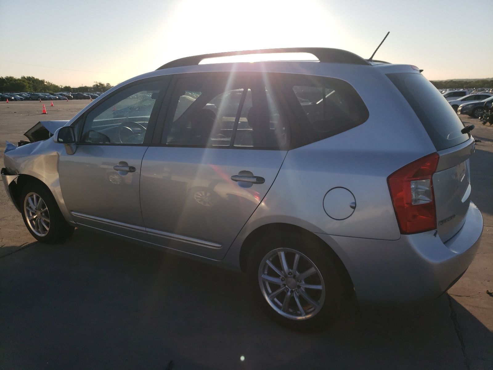 KNAFG528397267091 2009 Kia Rondo Base