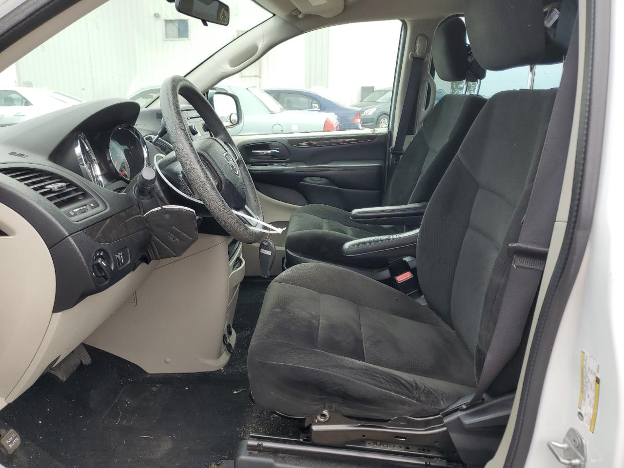2015 Dodge Caravan - Image 7