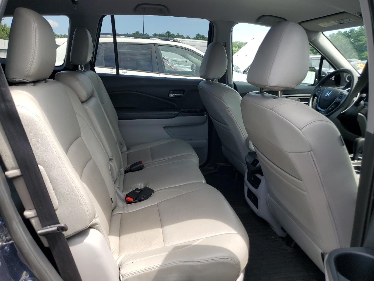 2016 Honda Pilot Lx VIN: 5FNYF5H14GB031811 Lot: 62696244