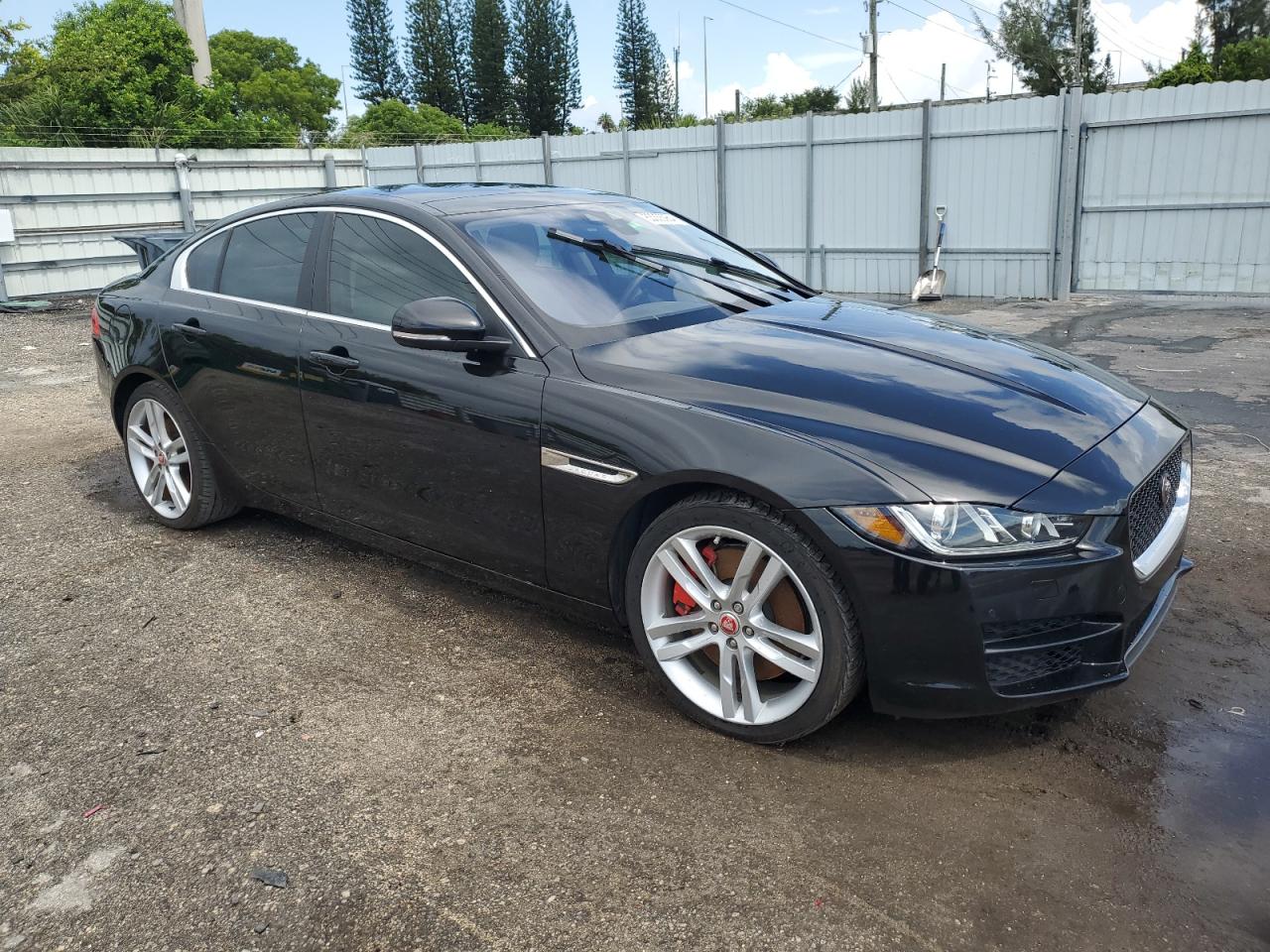 2017 Jaguar XE - Image 4