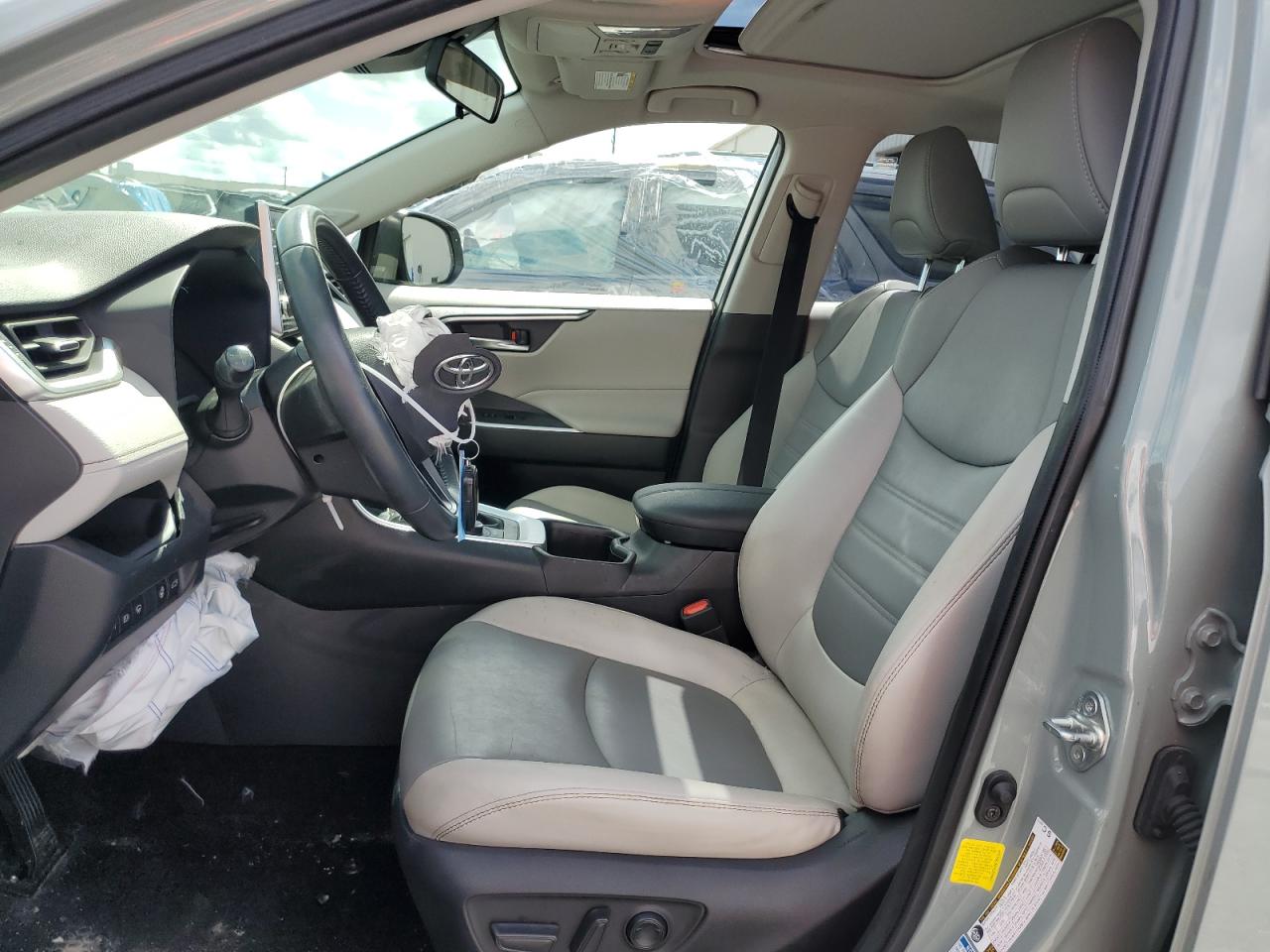 2022 Toyota Rav4 Xle Premium VIN: JTMB6RFV0ND061394 Lot: 63353444