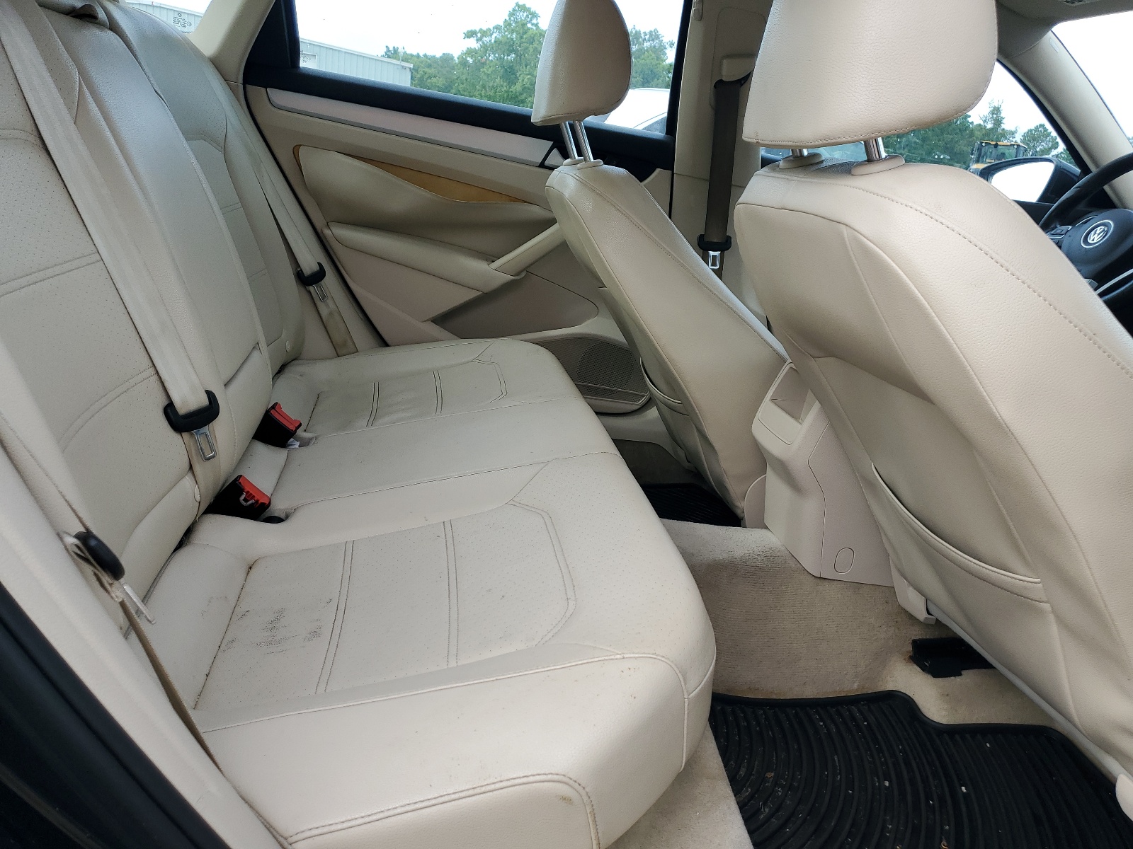 1VWBP7A3XCC061183 2012 Volkswagen Passat Se