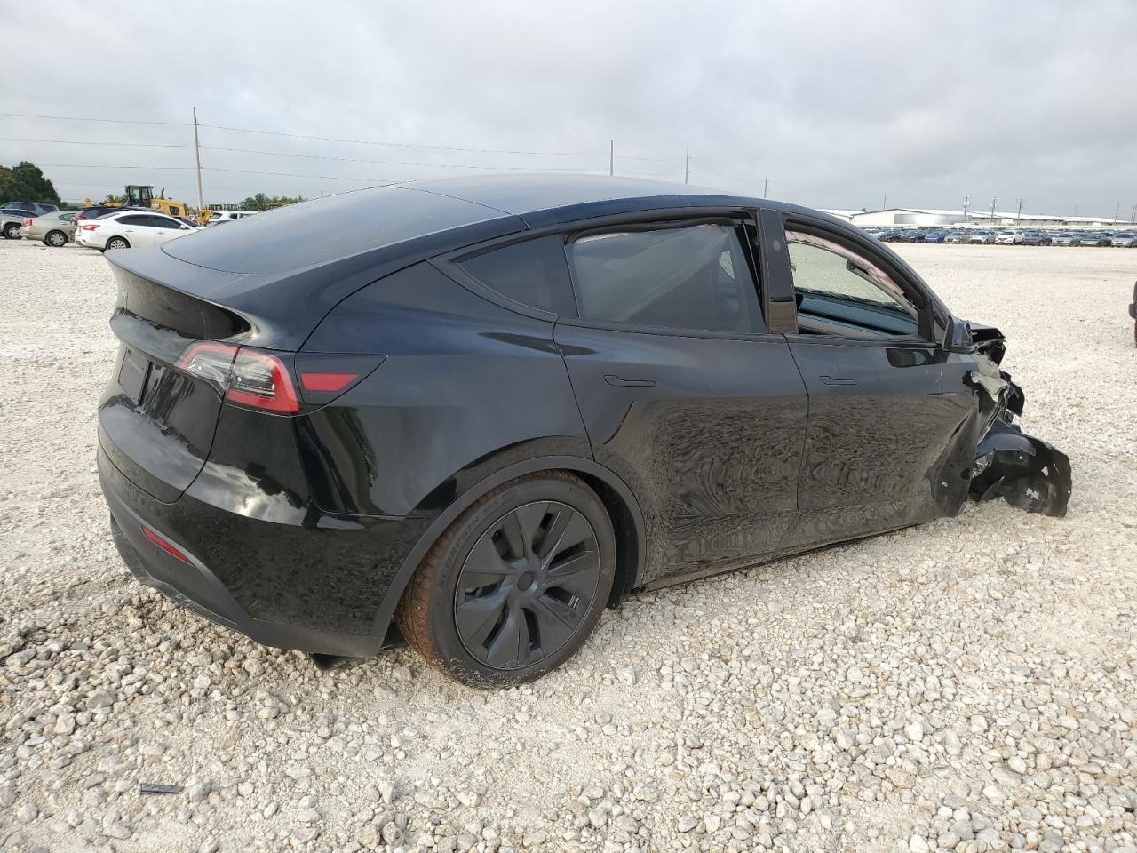 VIN 7SAYGDED6RA301033 2024 TESLA MODEL Y no.3