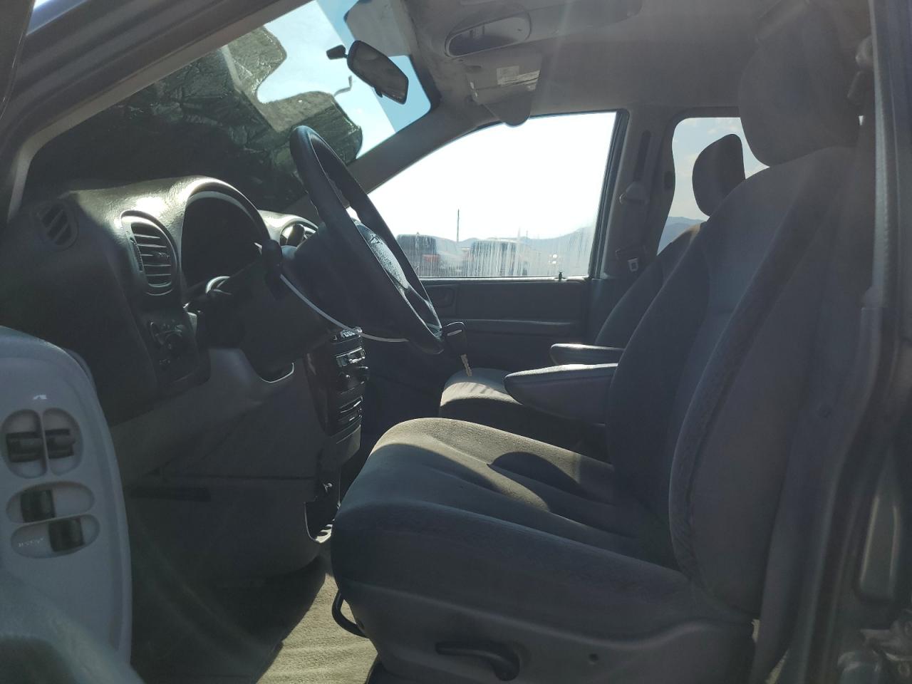 2006 Chrysler Town & Country VIN: 1A4GP45R56B582399 Lot: 64981364