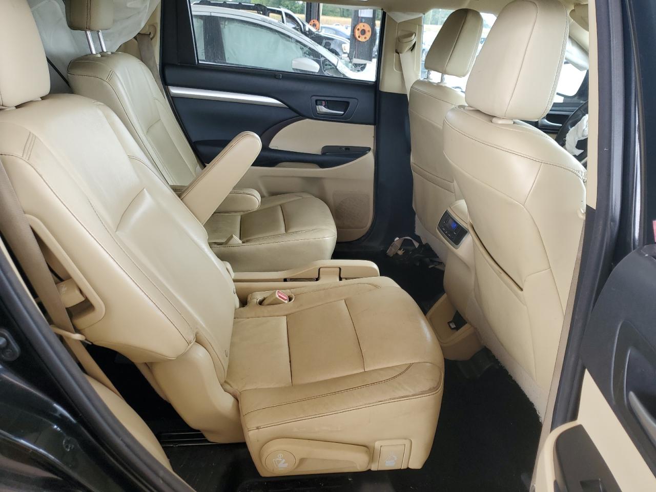 2015 Toyota Highlander Xle VIN: 5TDKKRFH8FS069173 Lot: 63690814