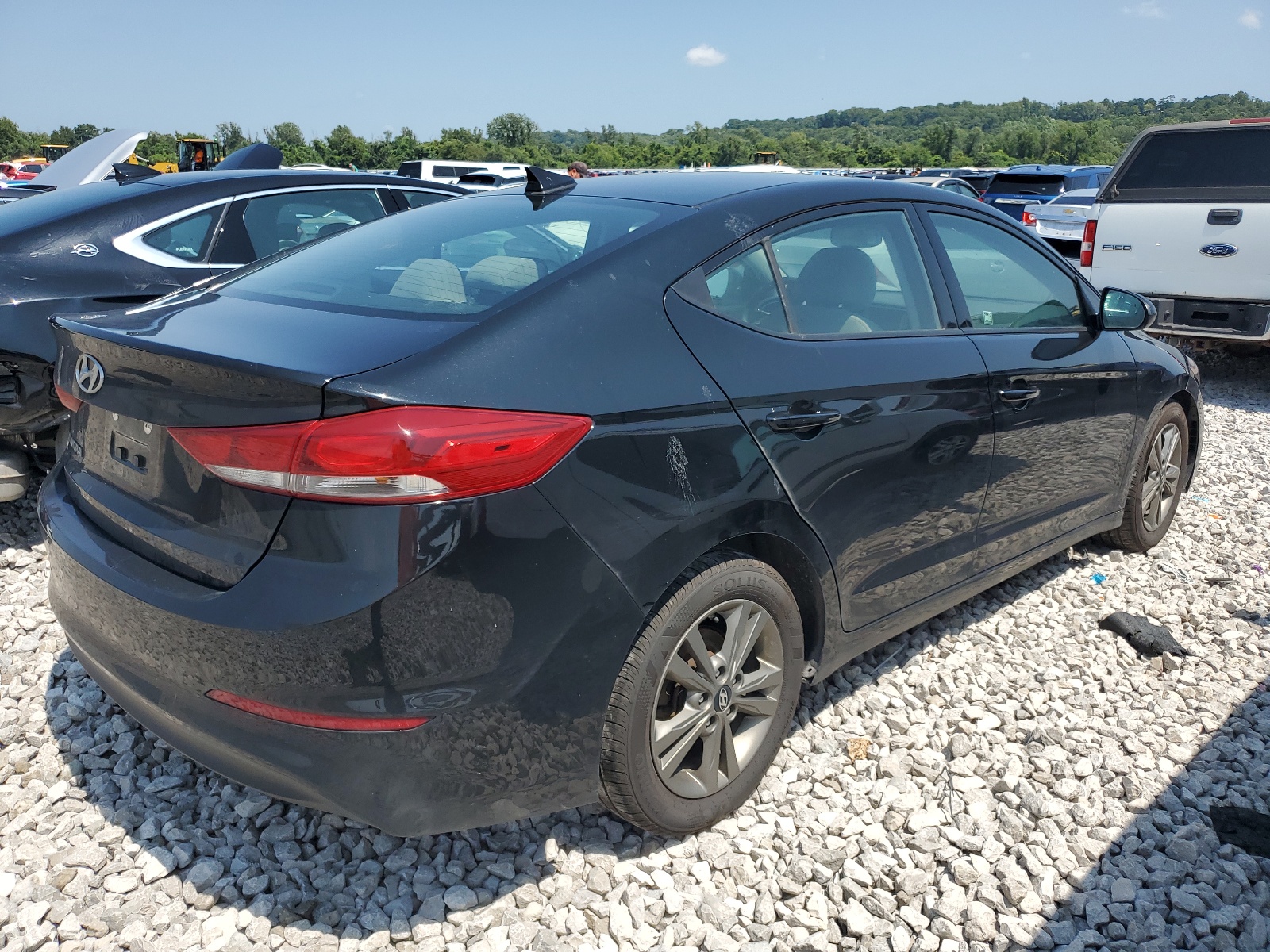 2018 Hyundai Elantra Sel vin: 5NPD84LF1JH323463