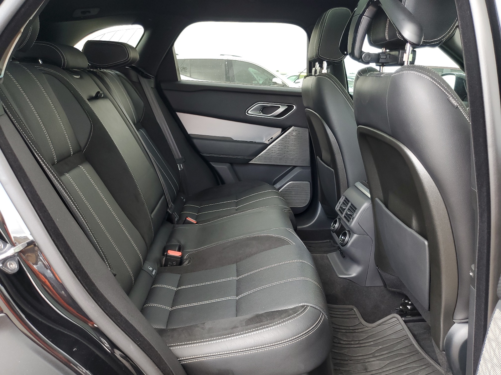 SALYL2FV2KA226281 2019 Land Rover Range Rover Velar R-Dynamic Se