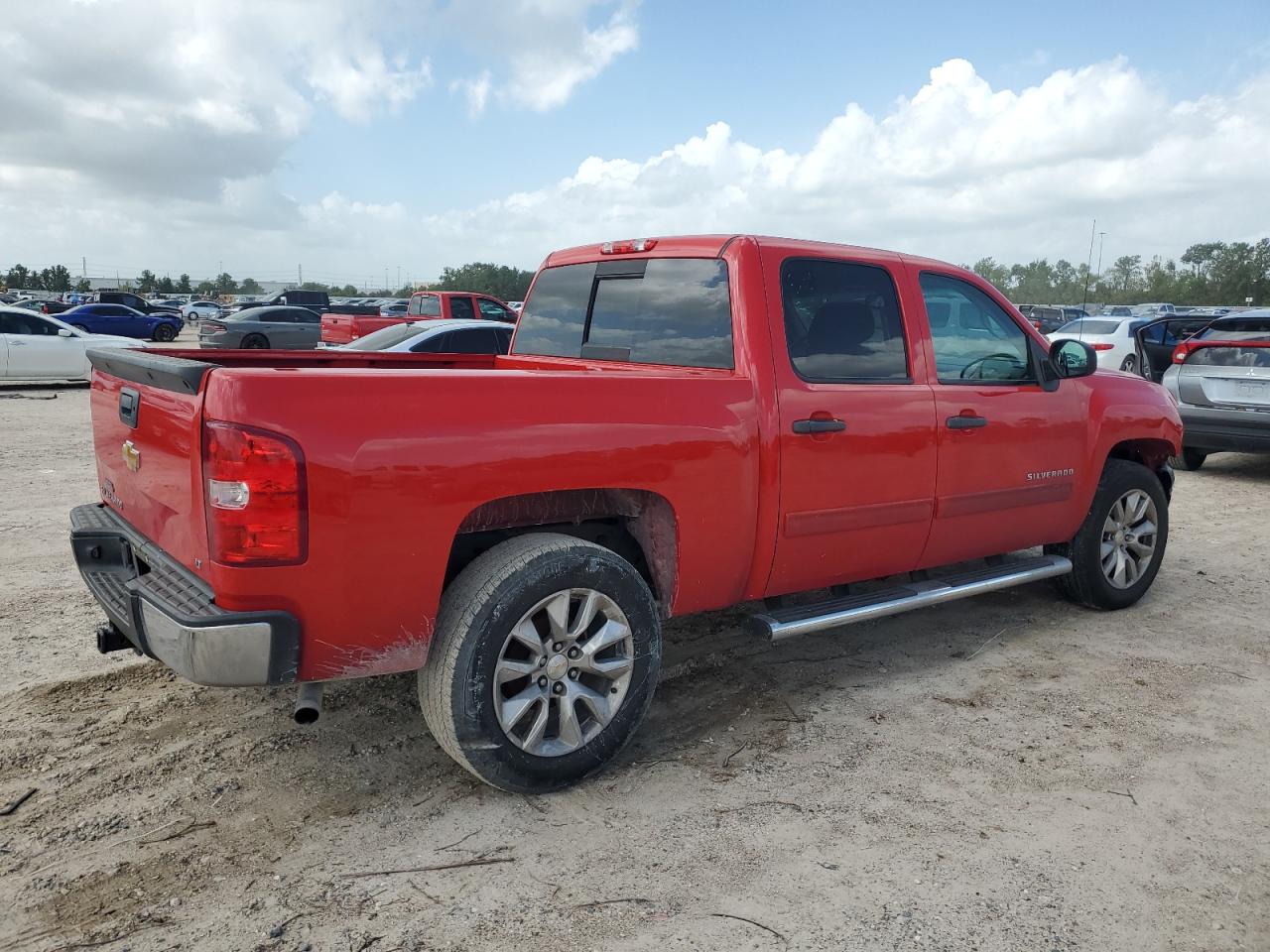 2013 Chevrolet Silverado - Image 3