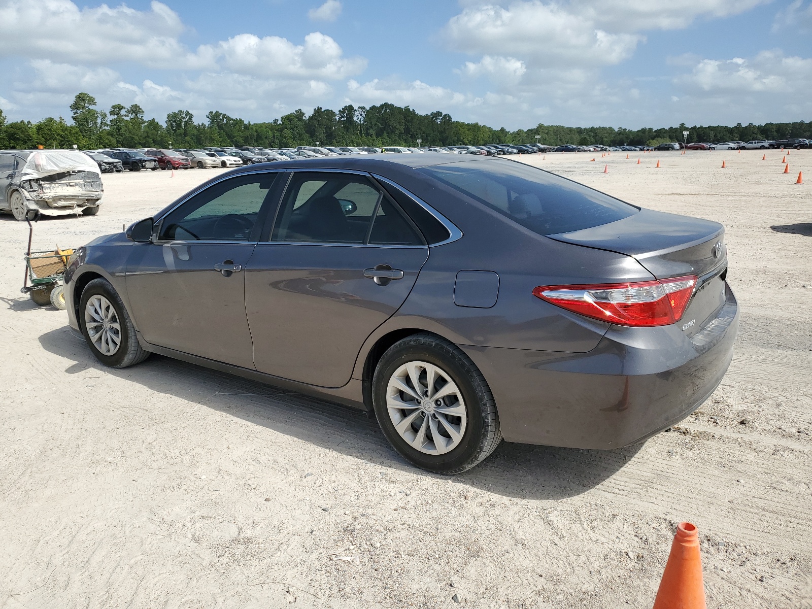 2015 Toyota Camry Le vin: 4T4BF1FK2FR493124