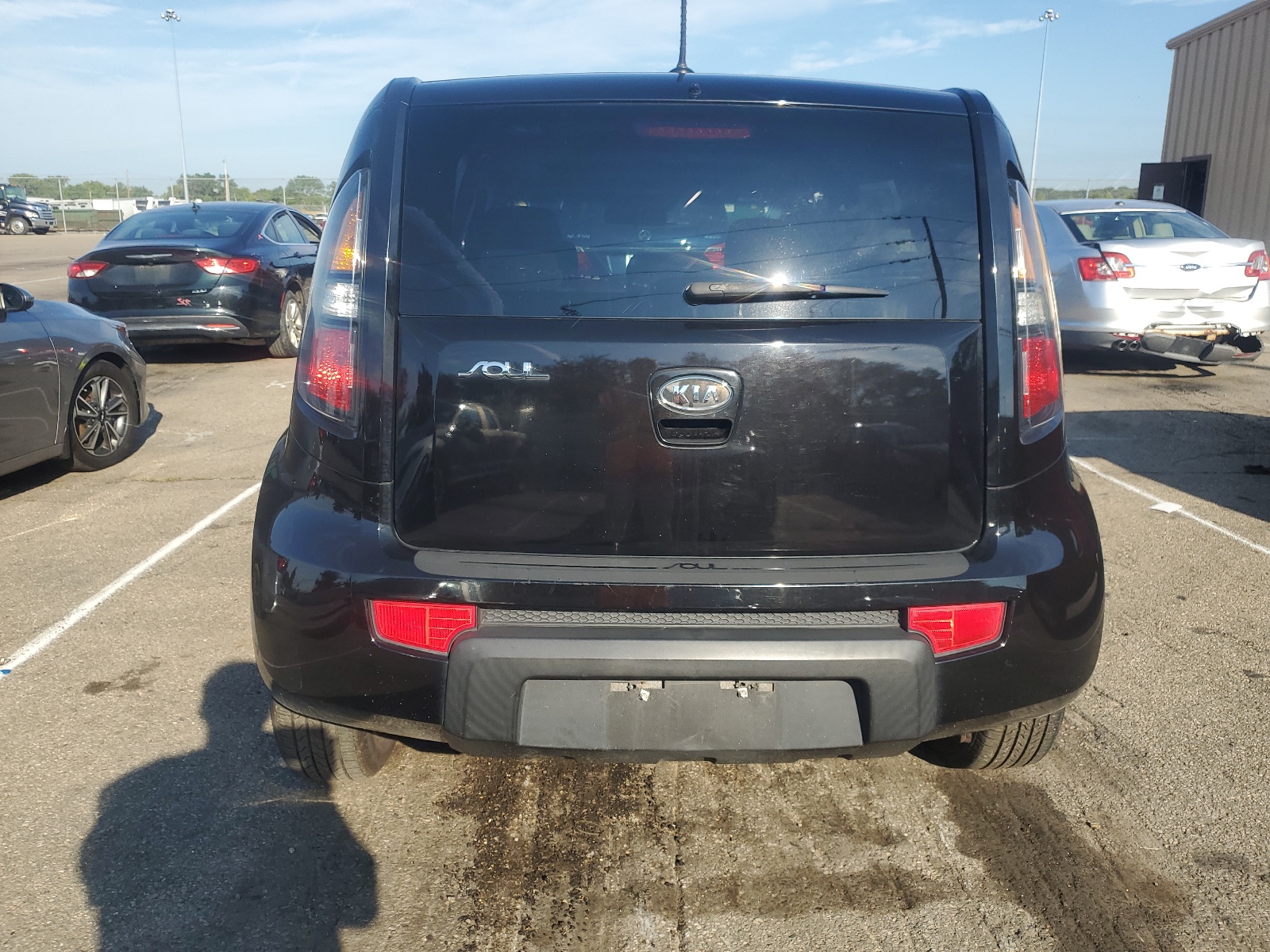 KNDJT2A20B7209921 2011 Kia Soul +