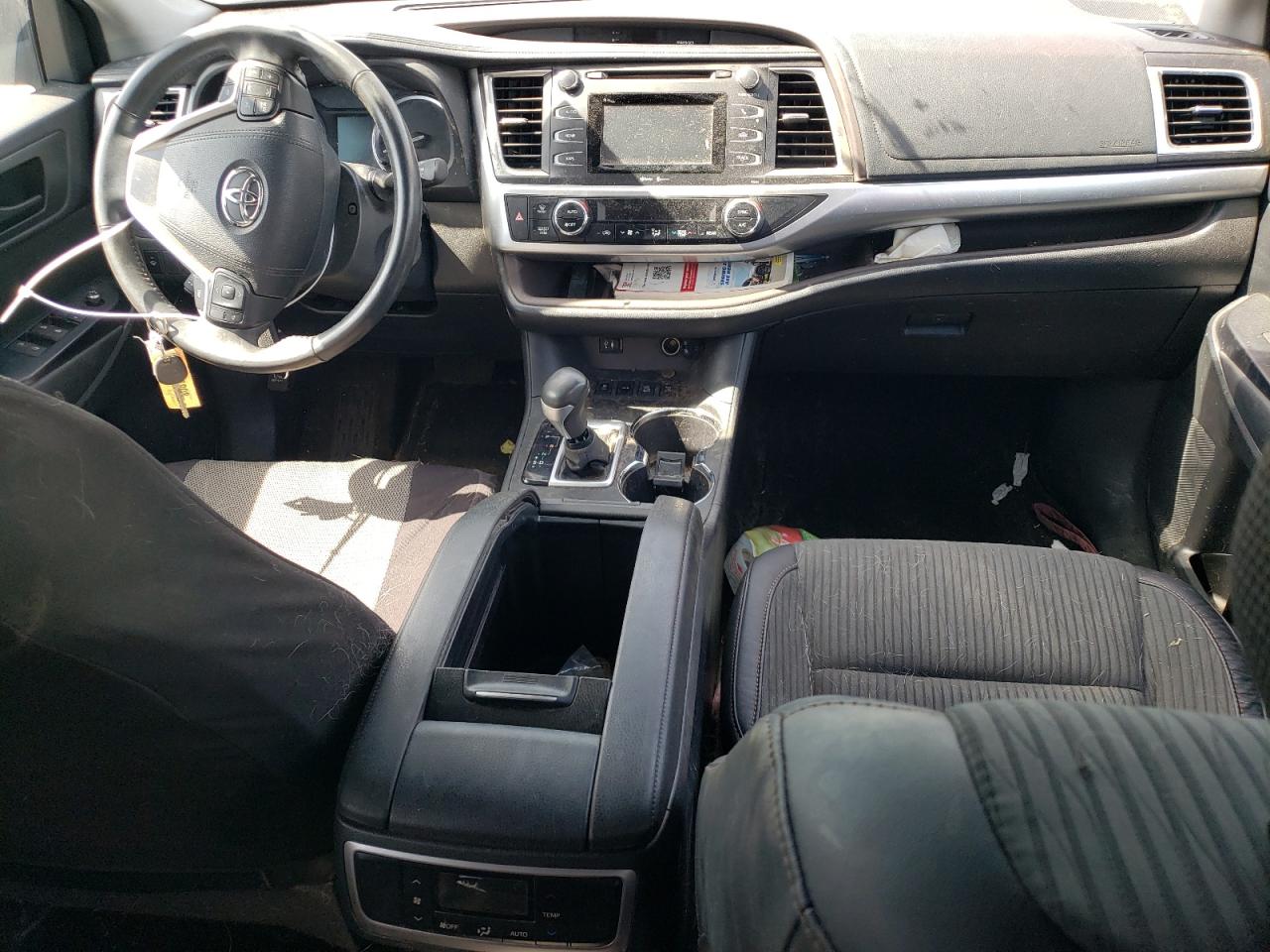 2015 Toyota Highlander Le VIN: 5TDBKRFH5FS169926 Lot: 61549594