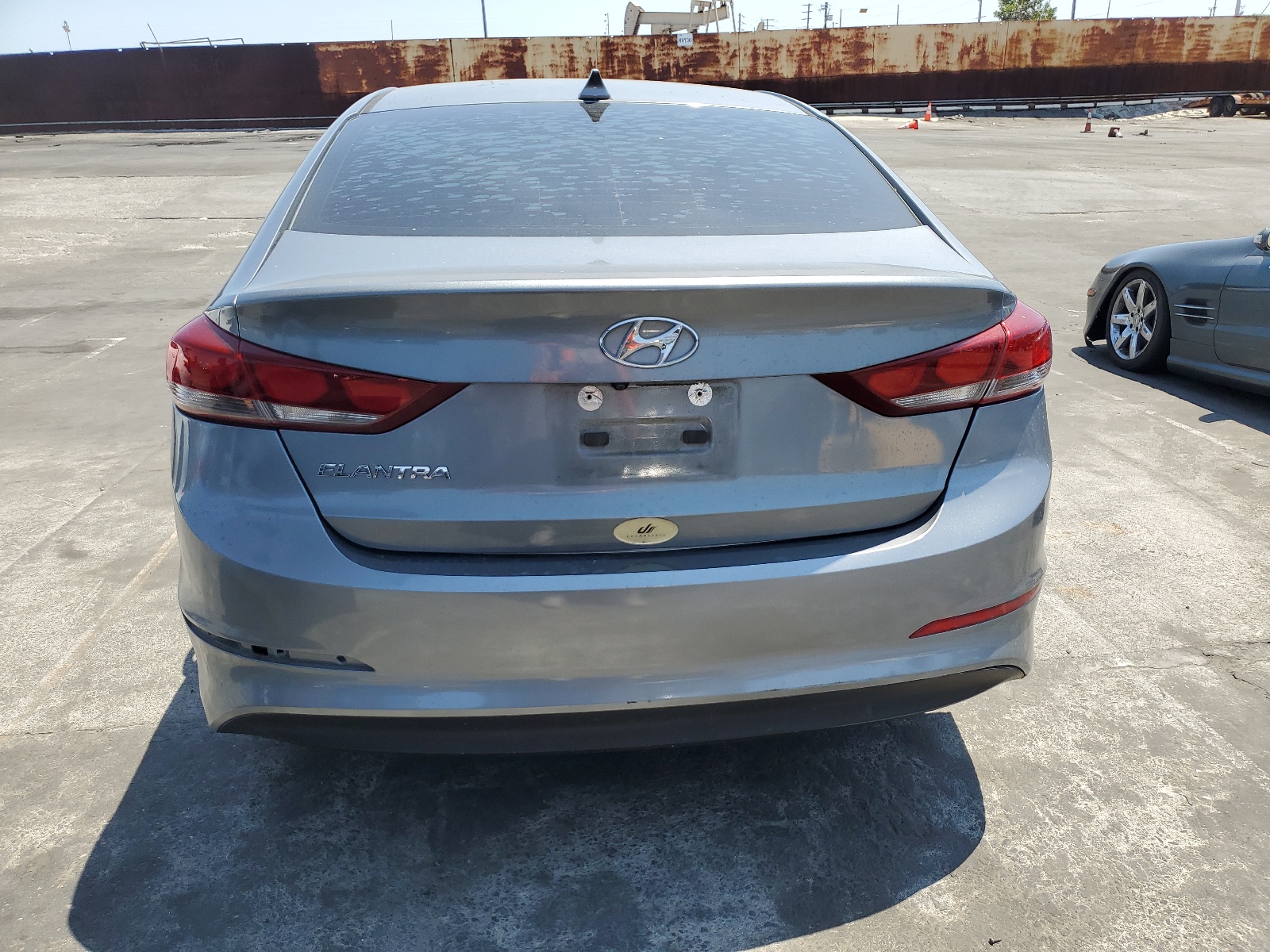 2018 Hyundai Elantra Sel vin: KMHD84LF8JU449854